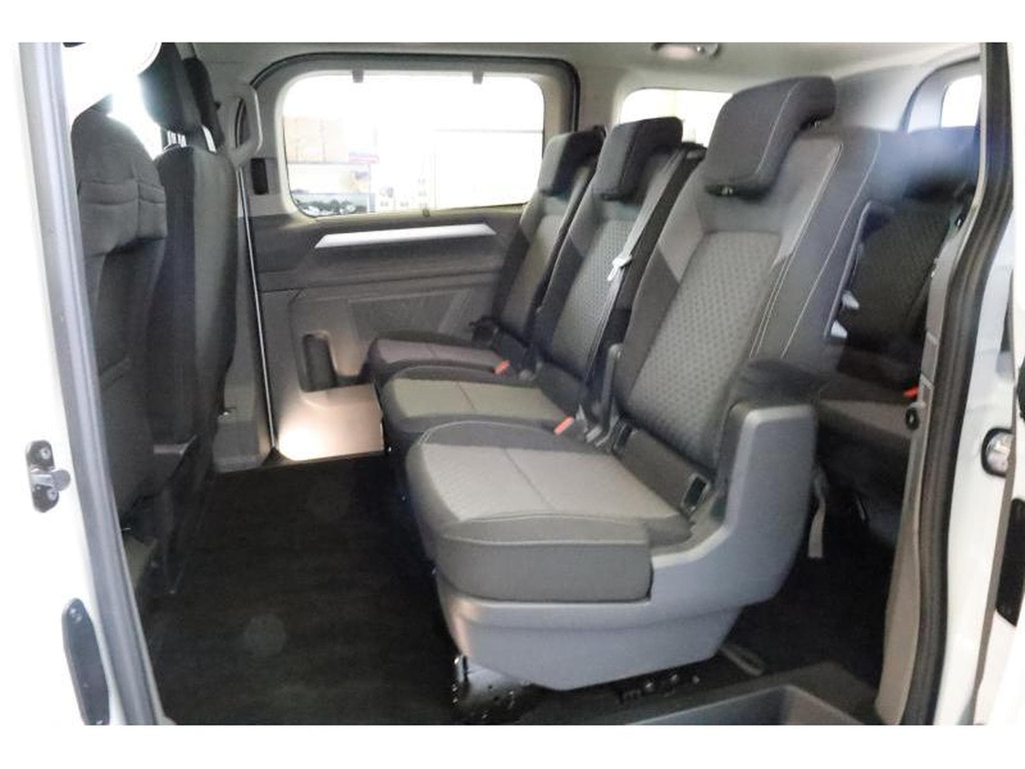 VW T7 Life AHK NAVI (2025) - Photo 10