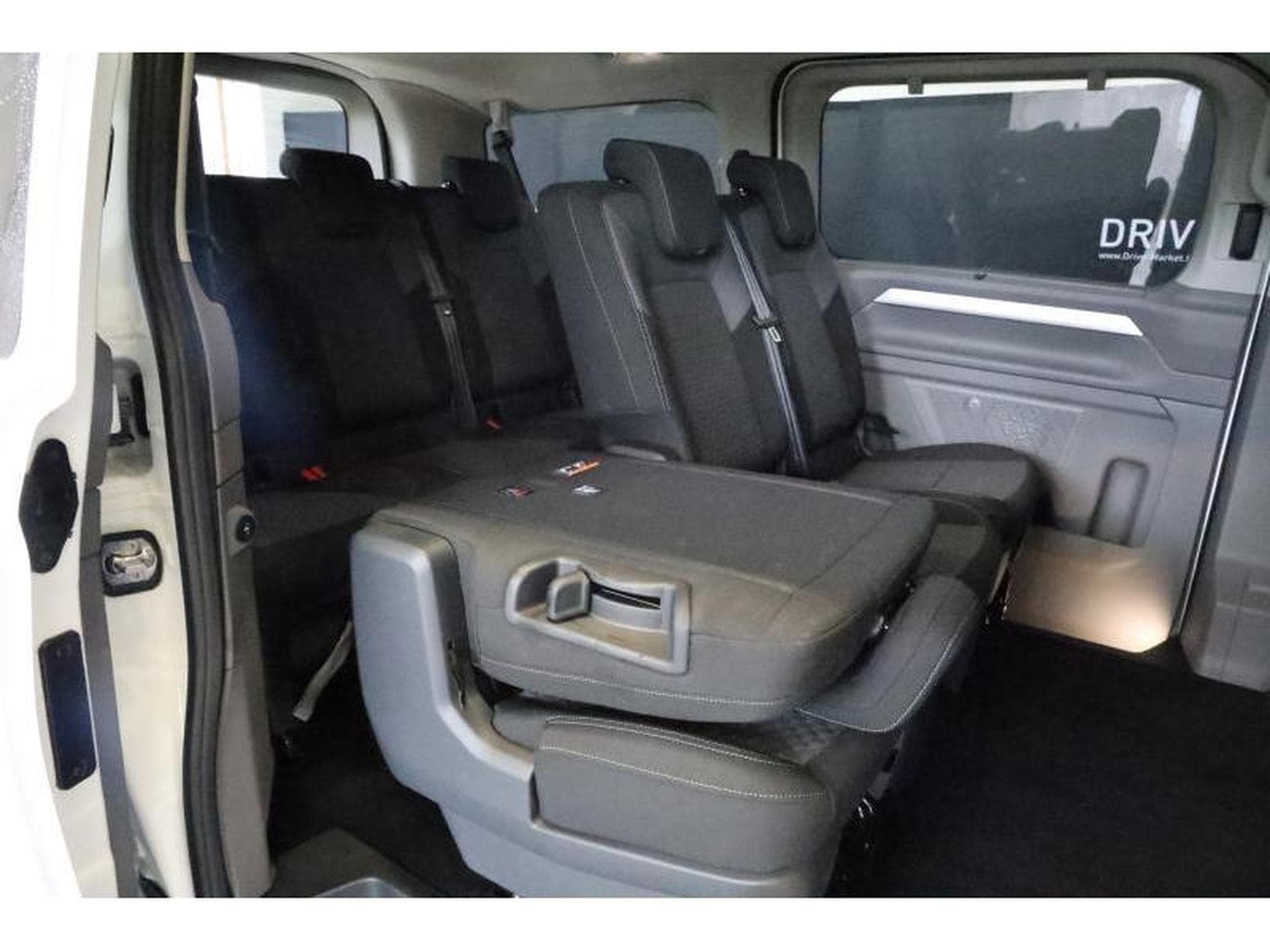 VW T7 Life AHK NAVI (2025) - Photo 11