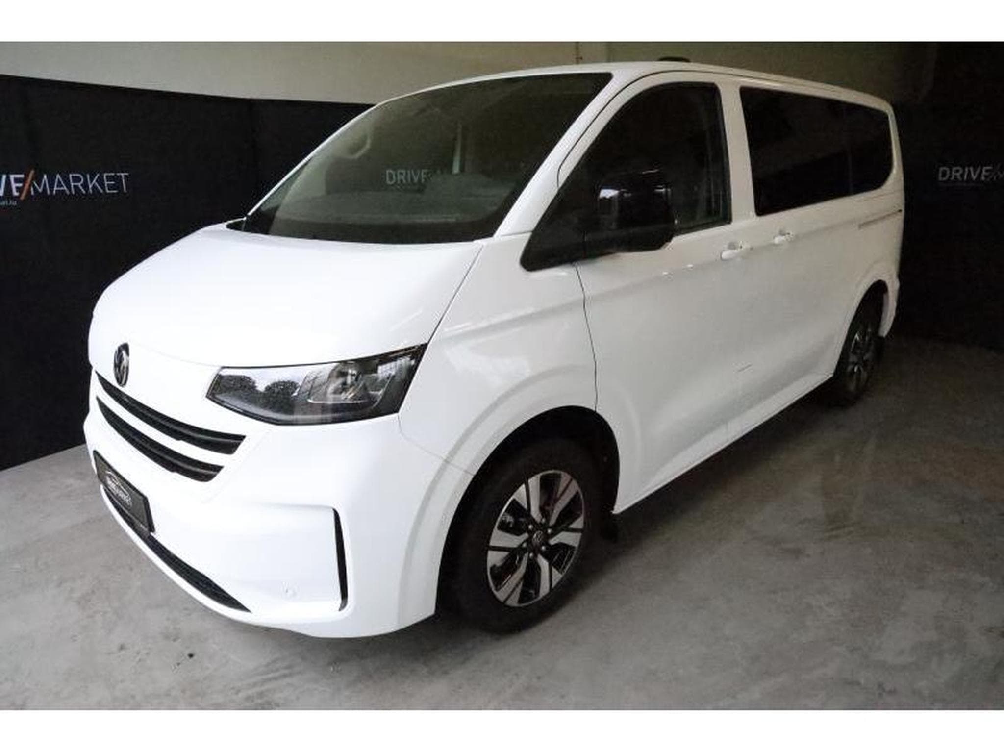 VW T7 Life AHK NAVI (2025) - Photo 16