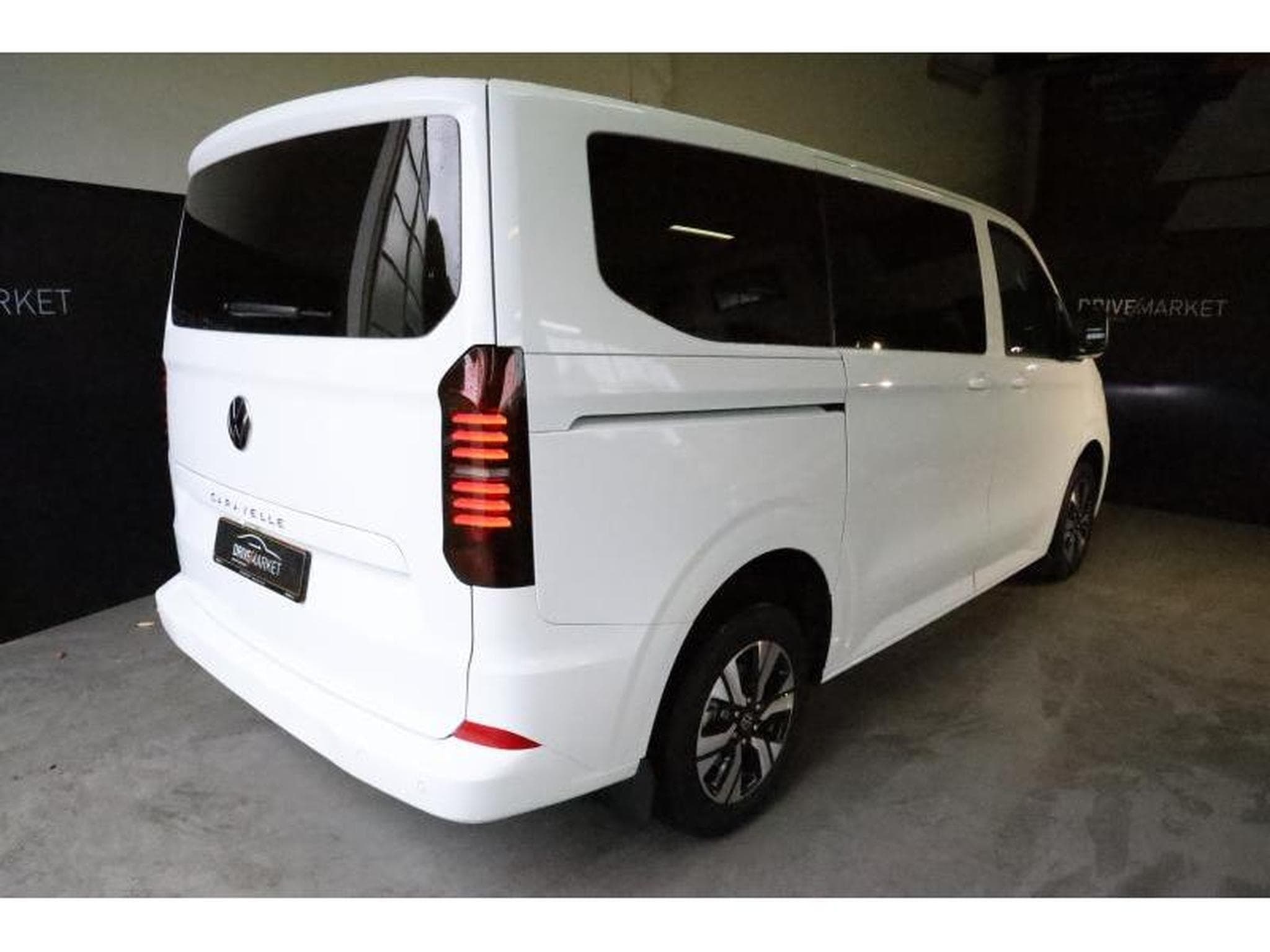 VW T7 Life AHK NAVI (2025) - Photo 17