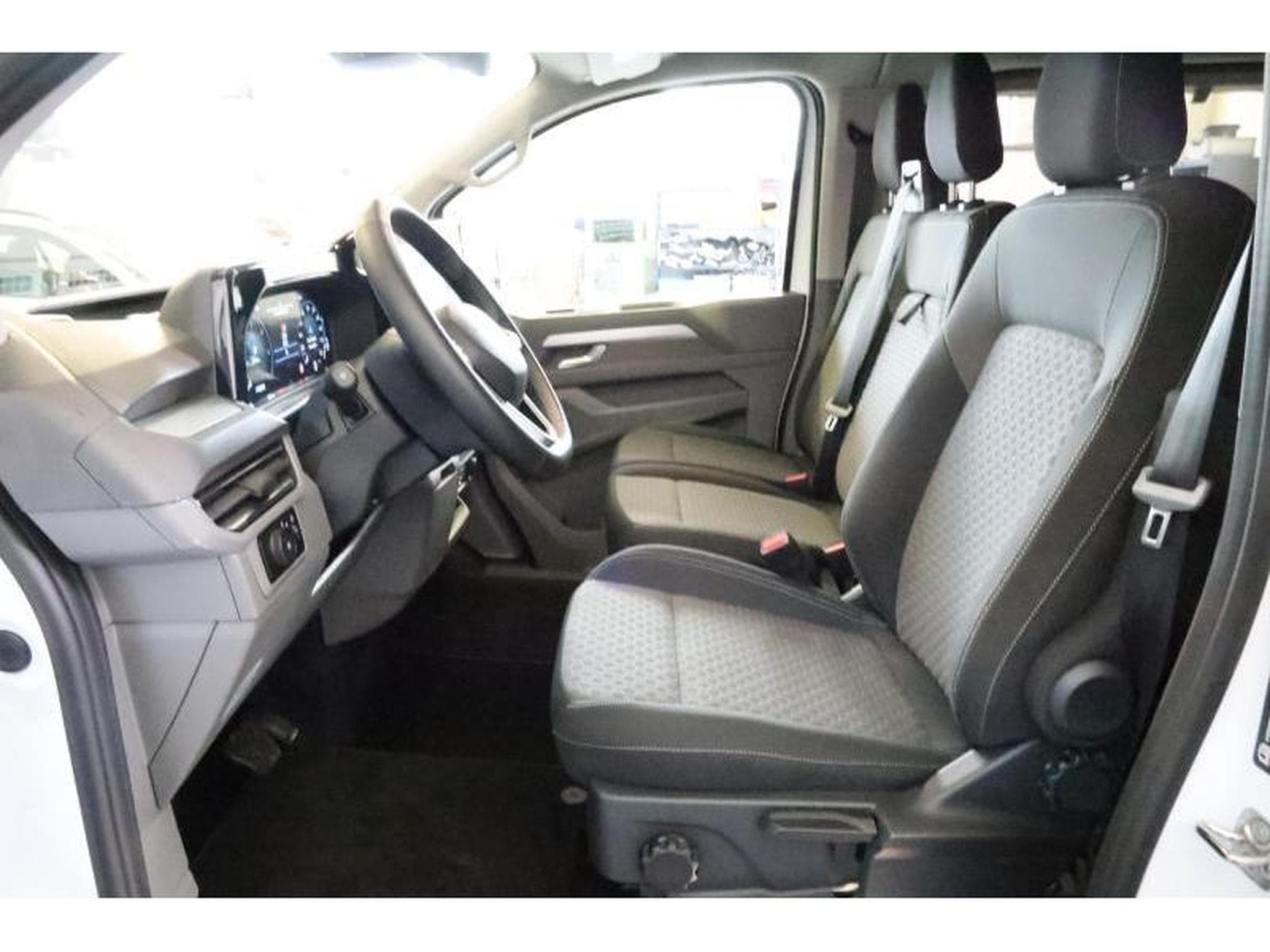 VW T7 Life AHK NAVI (2025) - Photo 7