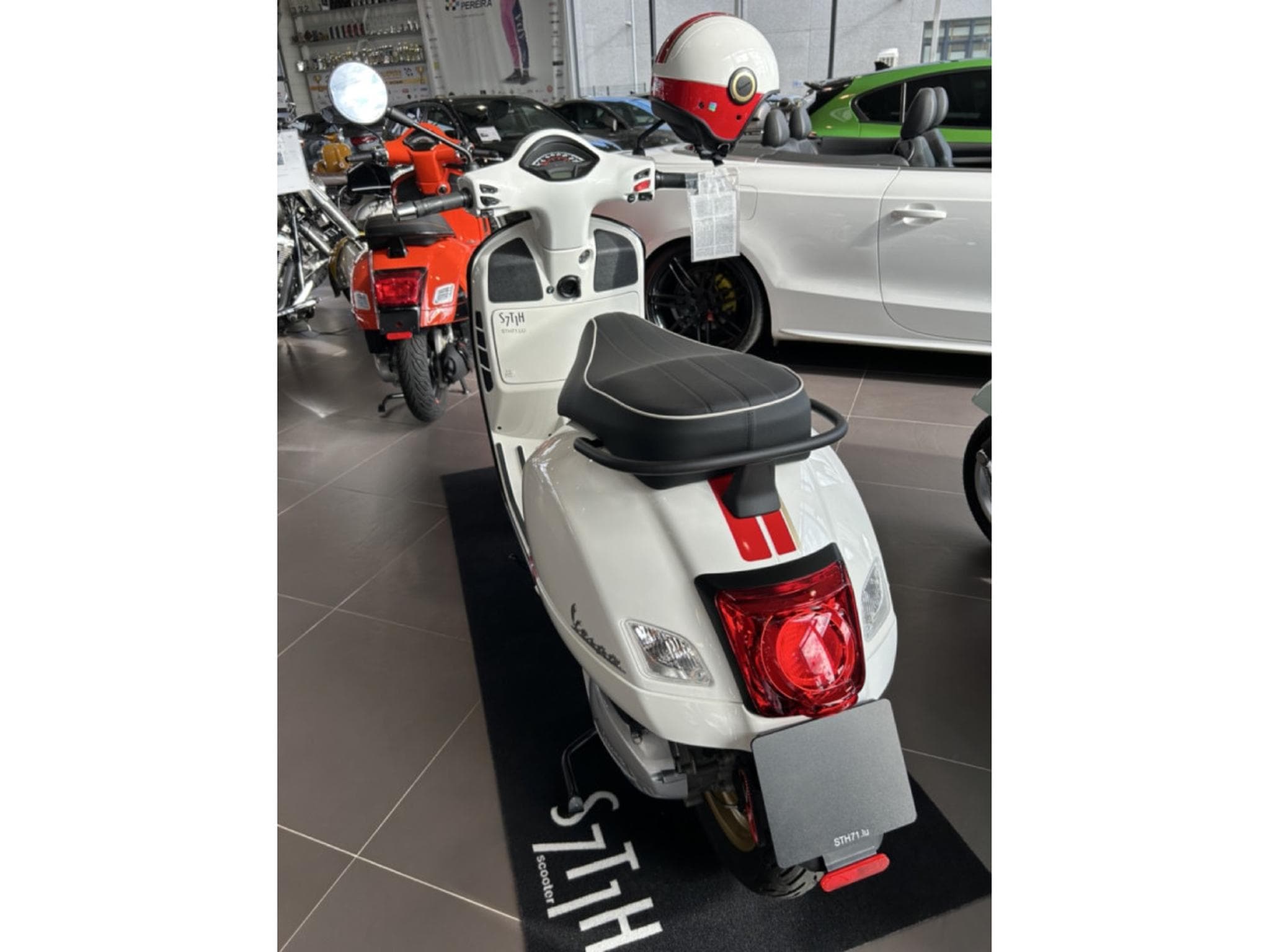 Vespa GTS Racing 60s (2022) - Photo 5