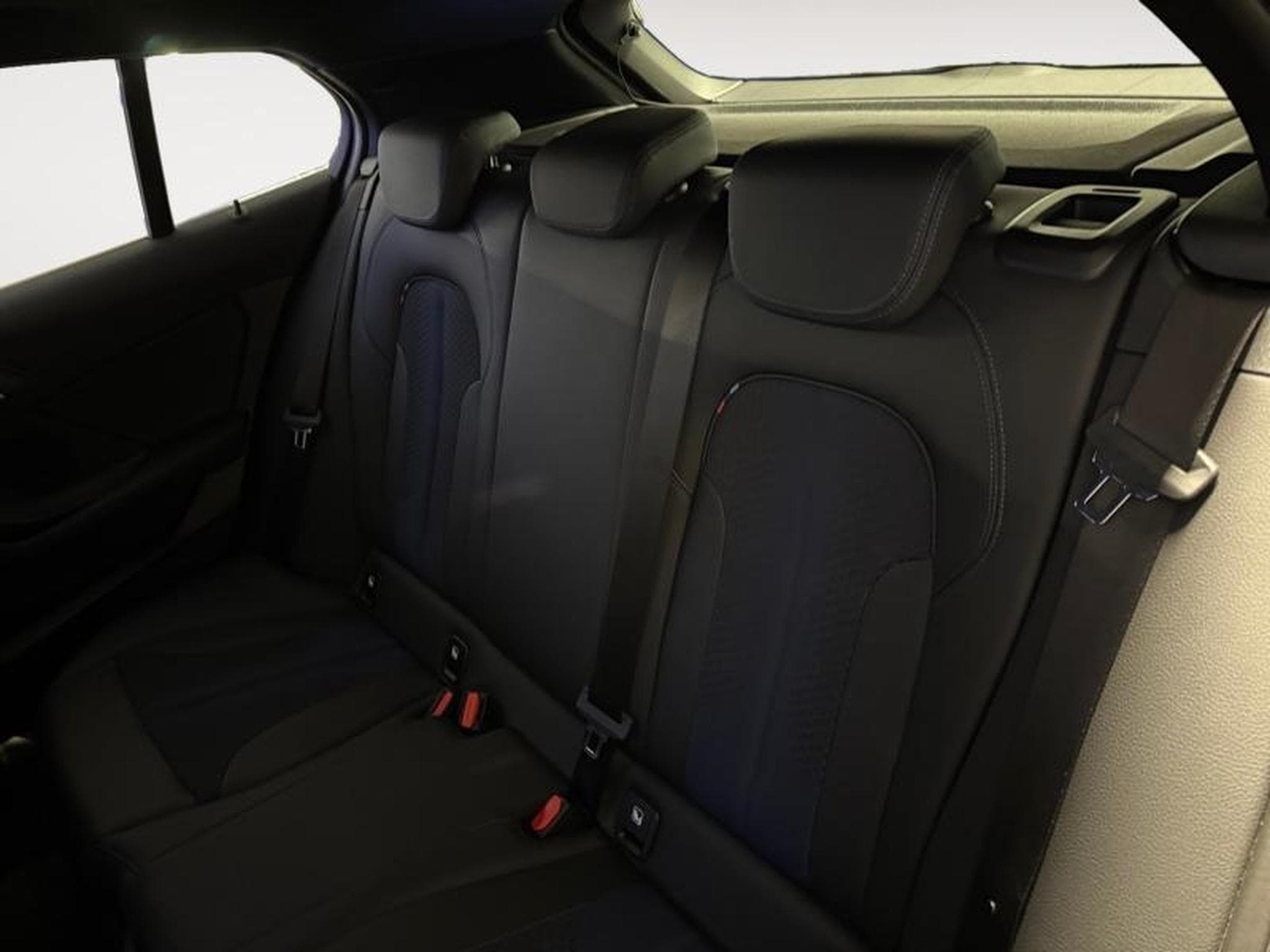 BMW 118 Hatch (2024) - Photo 10
