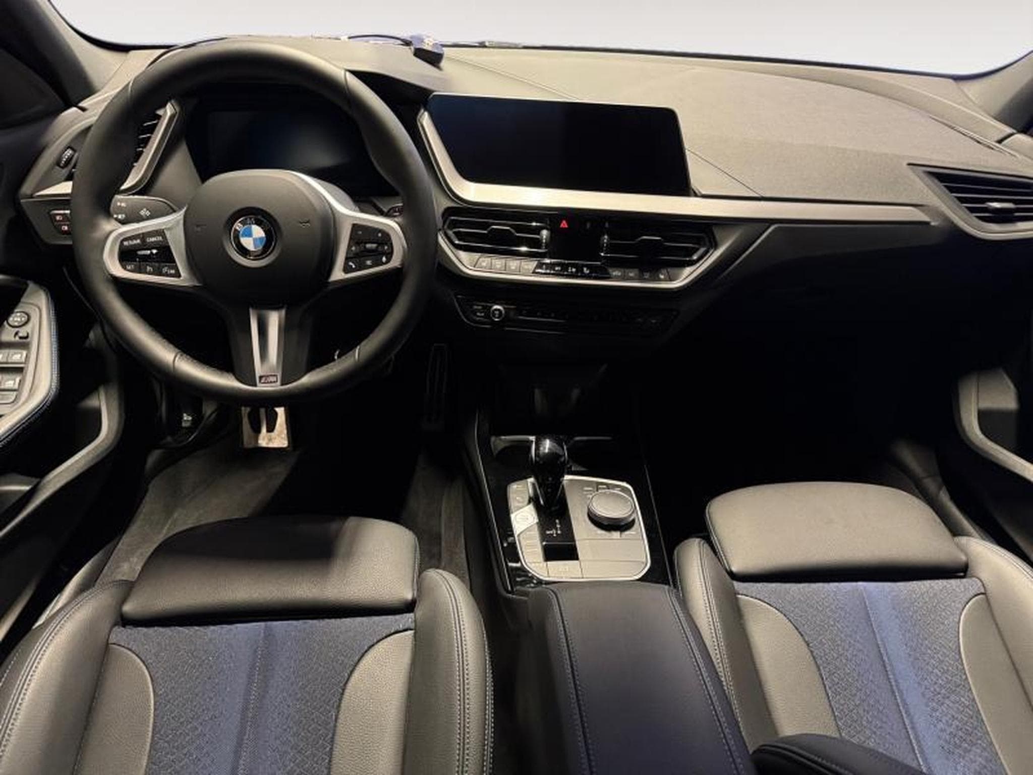 BMW 118 Hatch (2024) - Photo 6