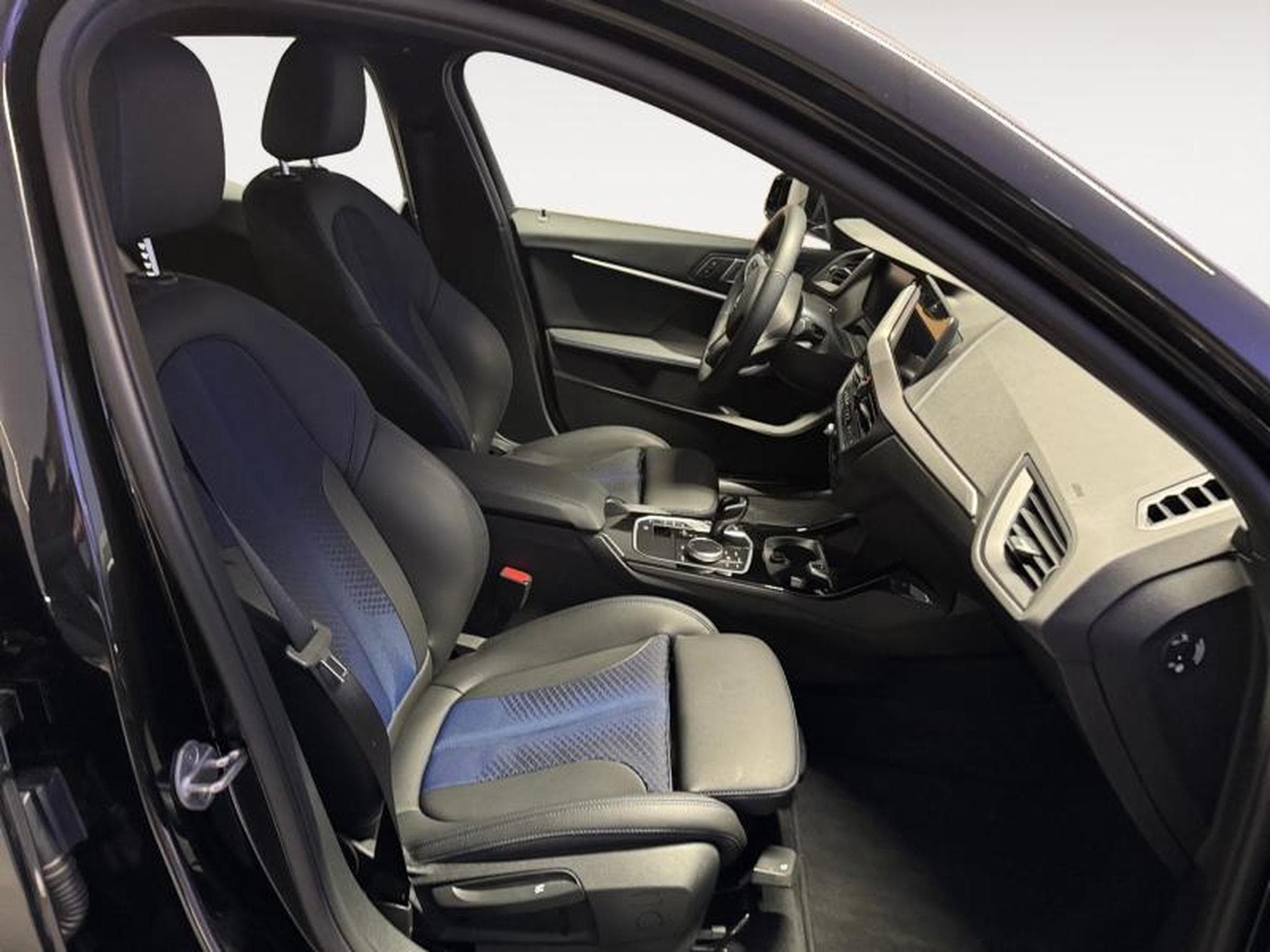 BMW 118 Hatch (2024) - Photo 7