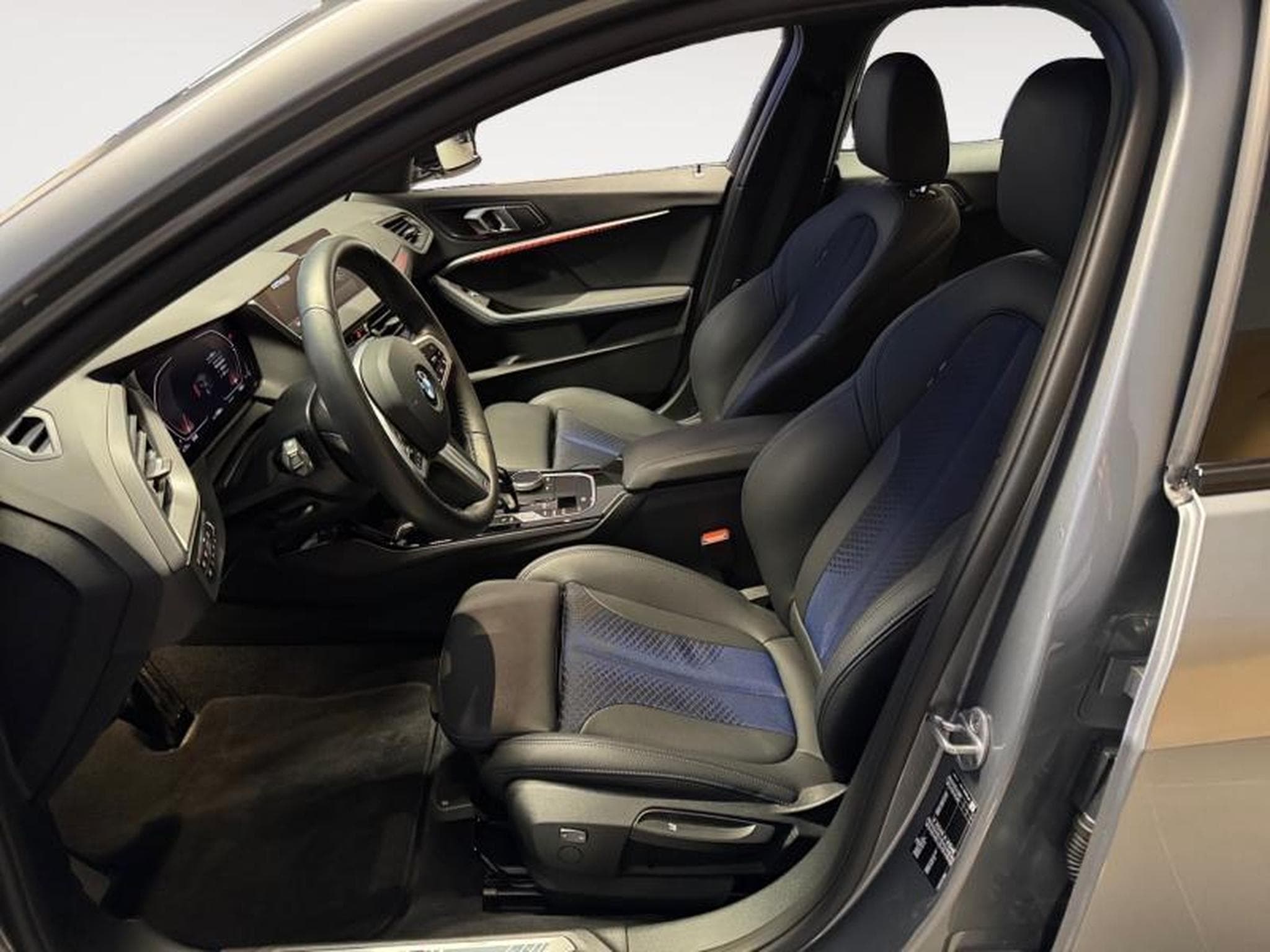 BMW 118 Hatch (2024) - Photo 5