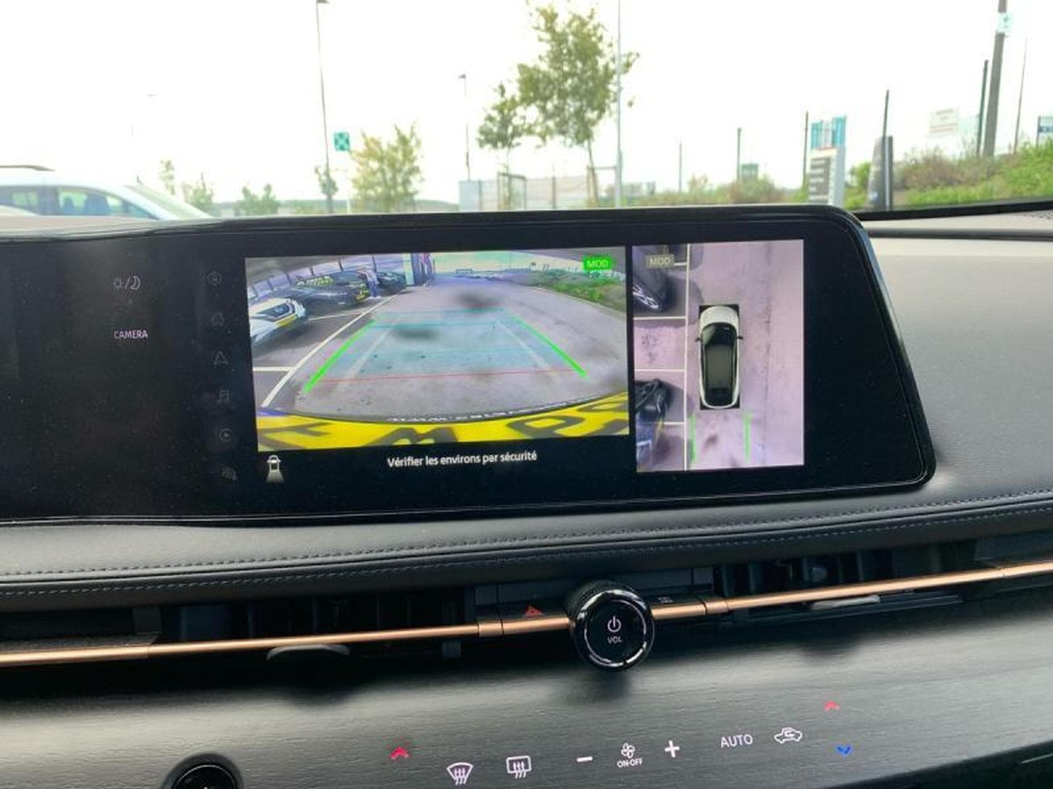 Nissan Ariya ADVANCE 63KWH, 2WD+VISION TECH (2025) - Photo 9