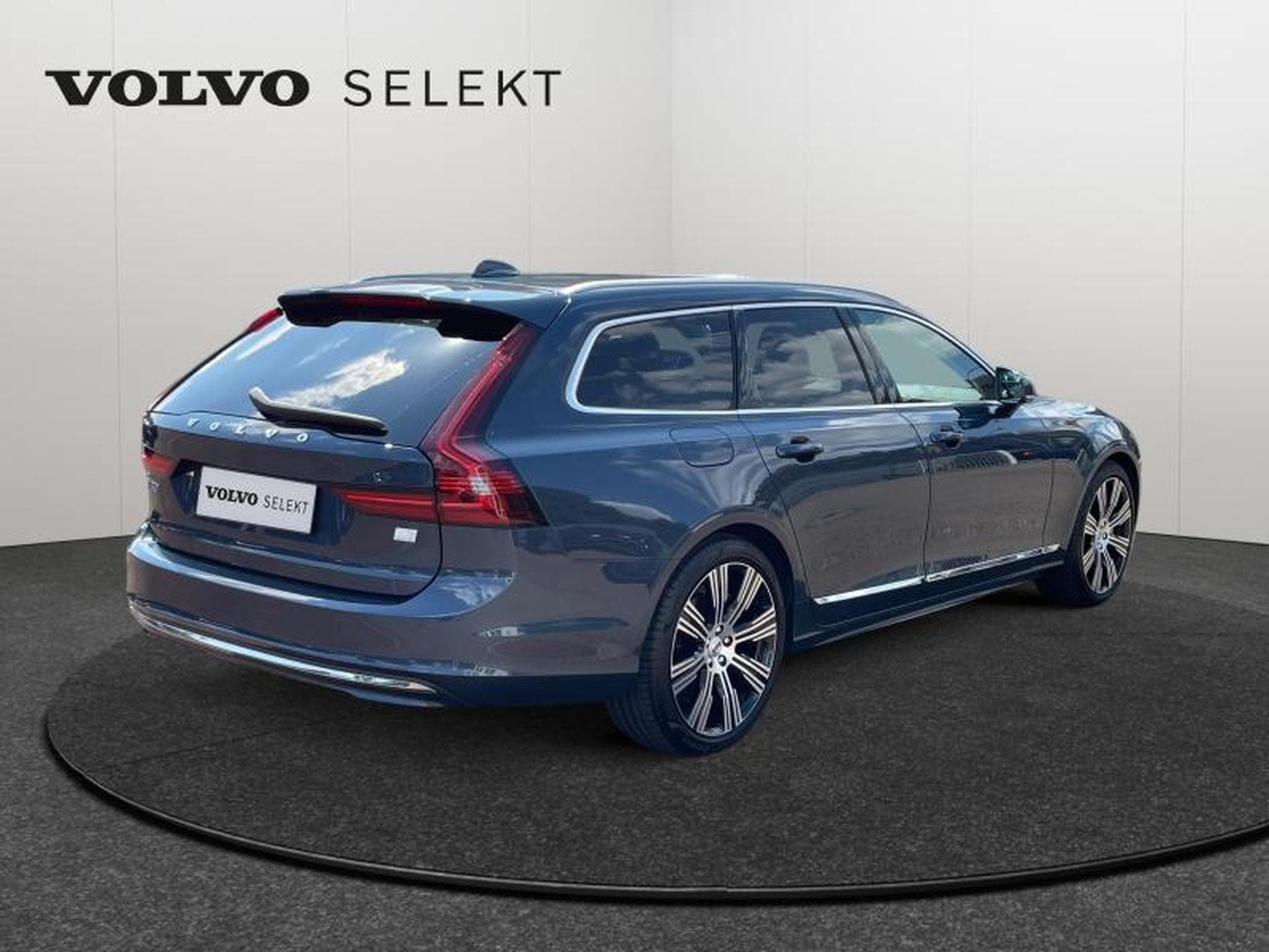 Volvo V90 Core Bright Recharge T6 AWD pl (2024) - Photo 2