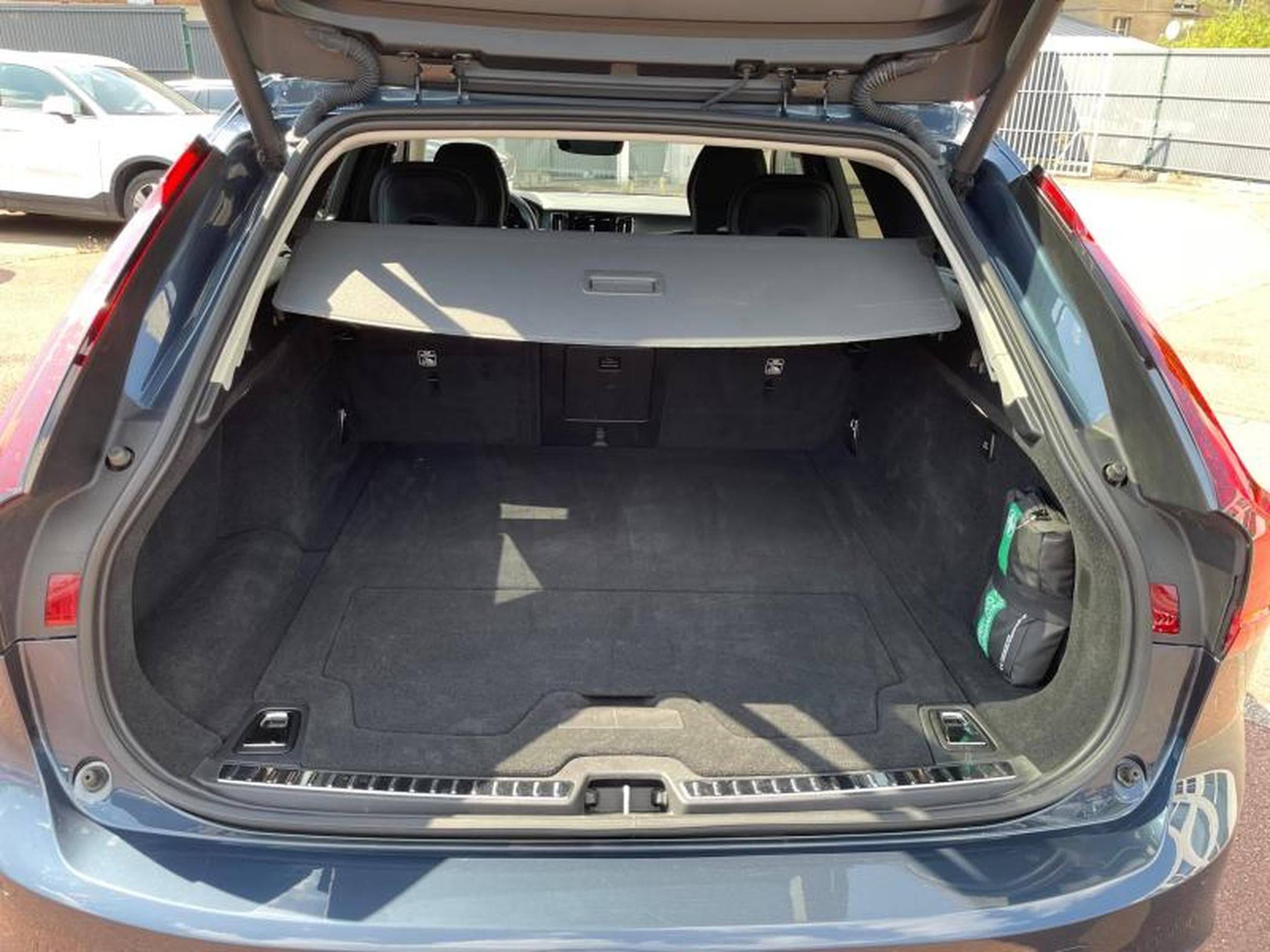 Volvo V90 Core Bright Recharge T6 AWD pl (2024) - Photo 24