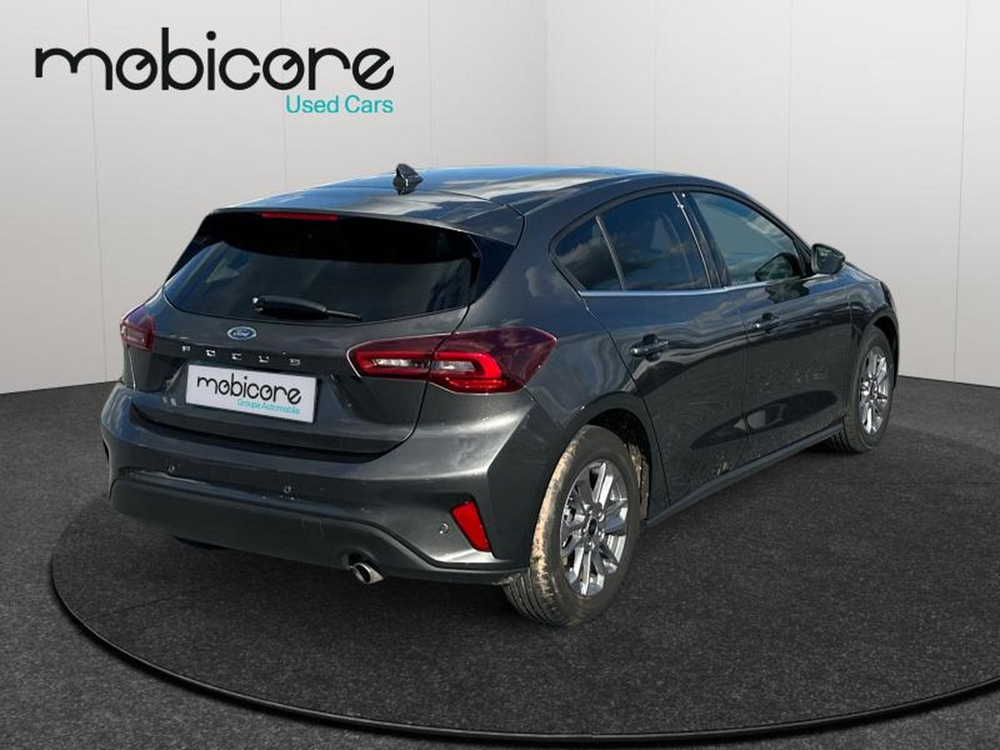 Ford Focus Titanium / Auto (2024) - Photo 2