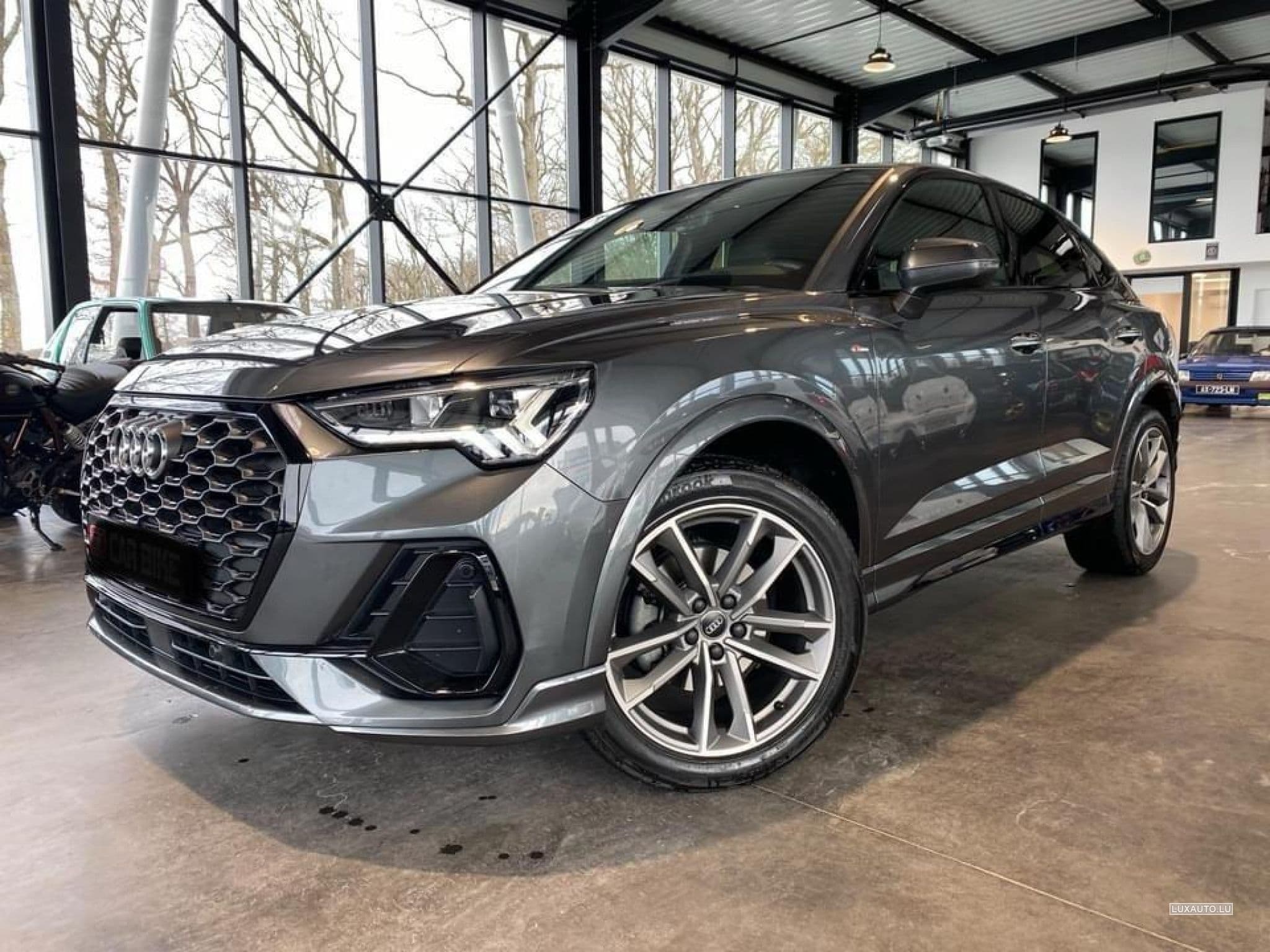 Audi Q3 S-LINE (2020) - Photo 1