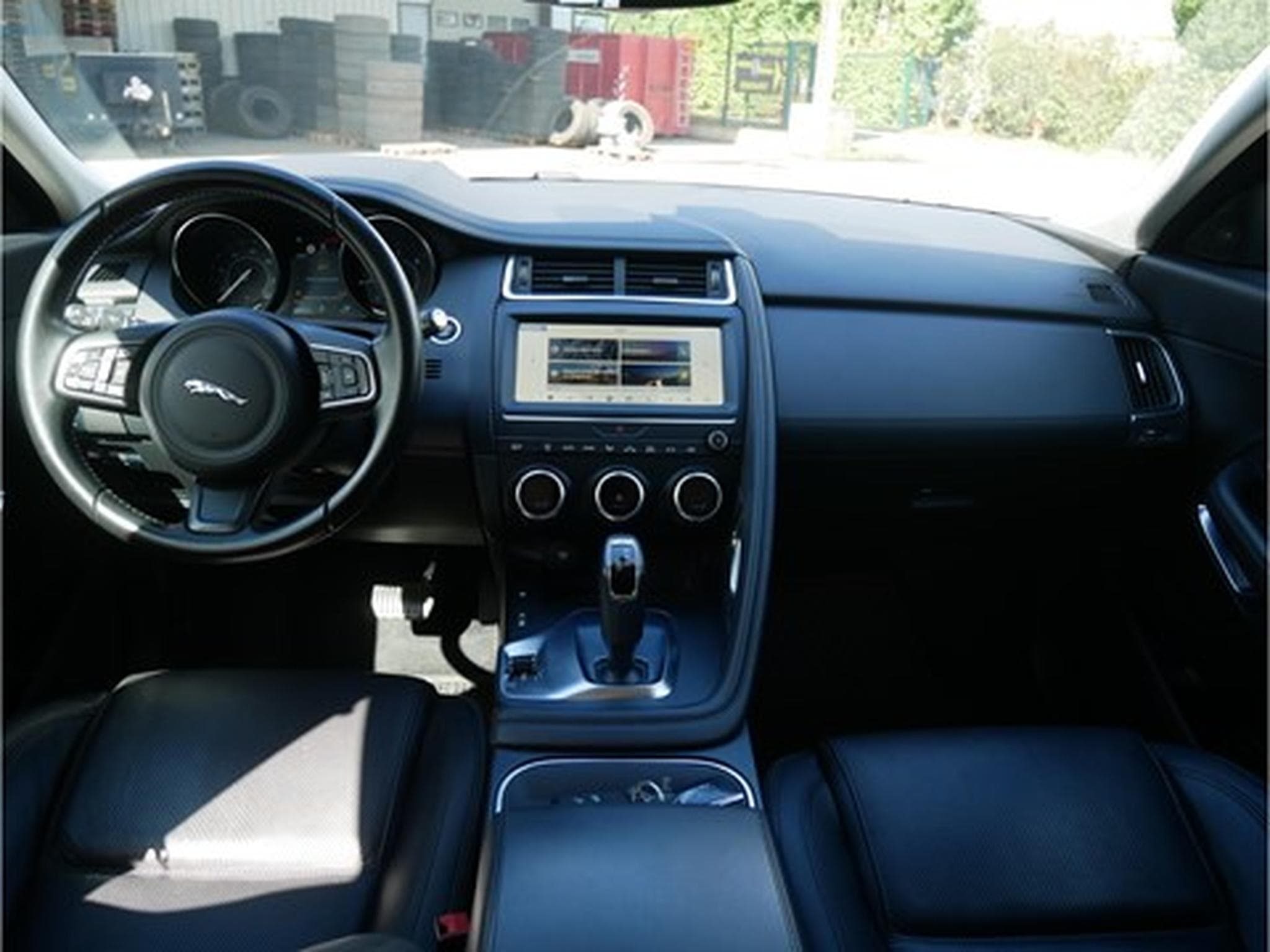 Jaguar E-Pace 2.0d 4x4 150cv/110kw automat. (2018) - Photo 5