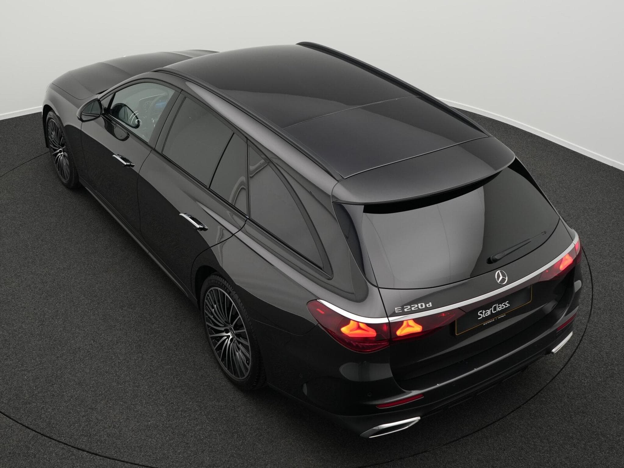 Mercedes E 220 d T-Modell (2024) - Photo 11