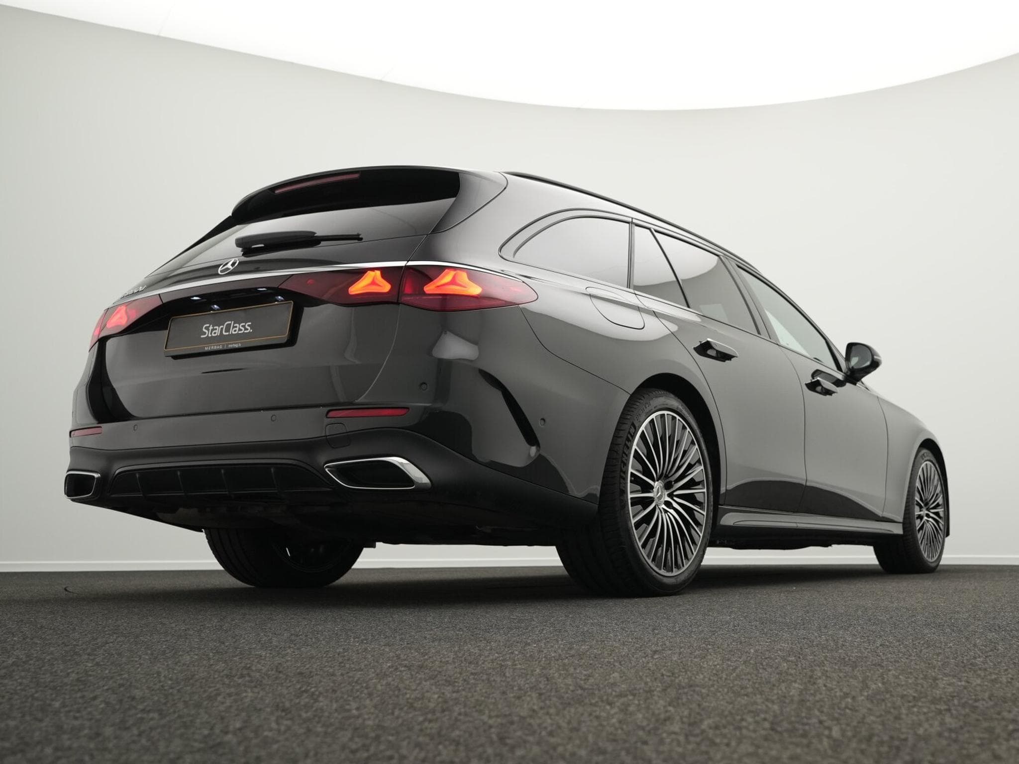 Mercedes E 220 d T-Modell (2024) - Photo 9