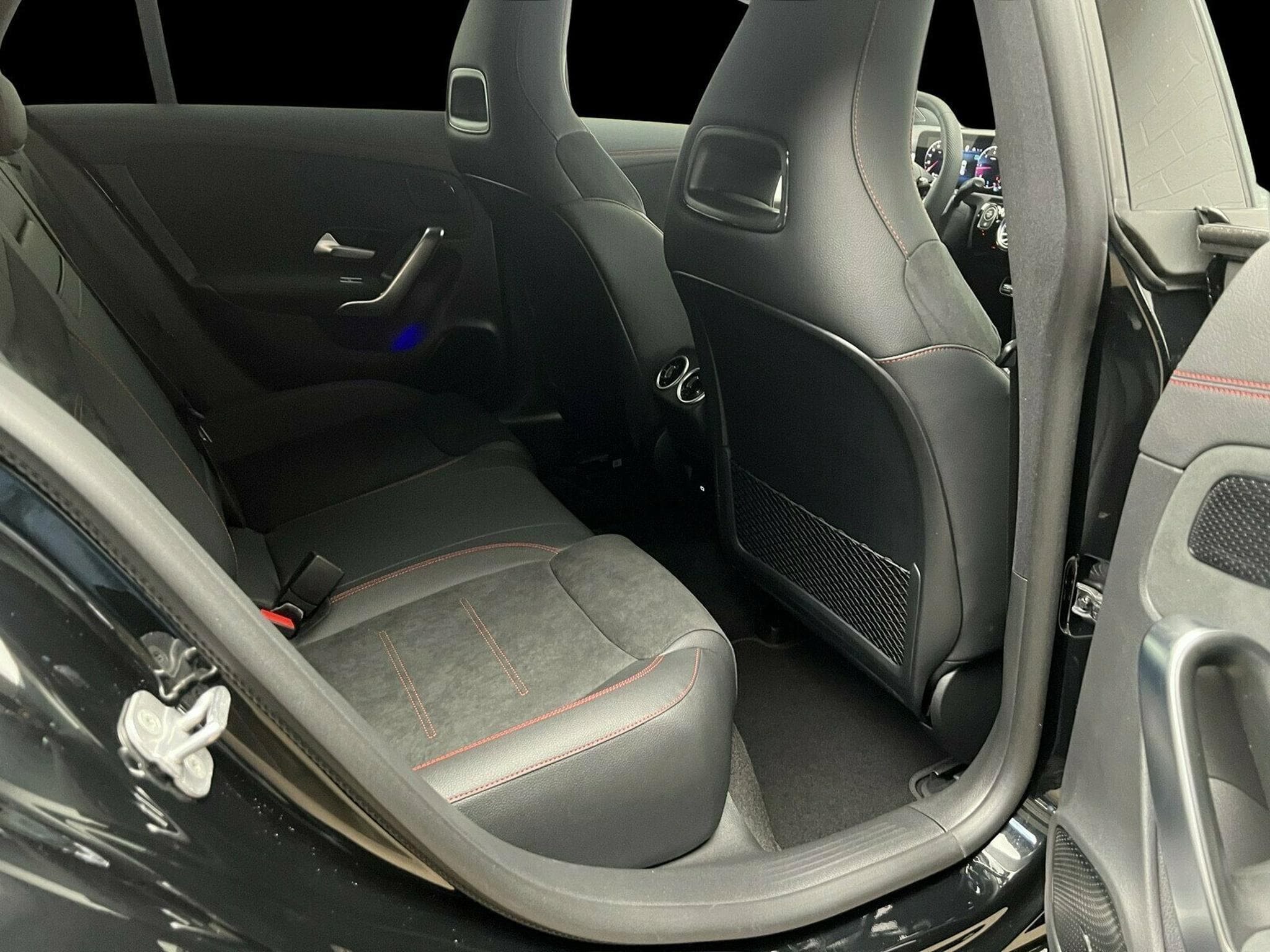 Mercedes CLA 200 CLA 200 d Shooting Brake (2025) - Photo 8