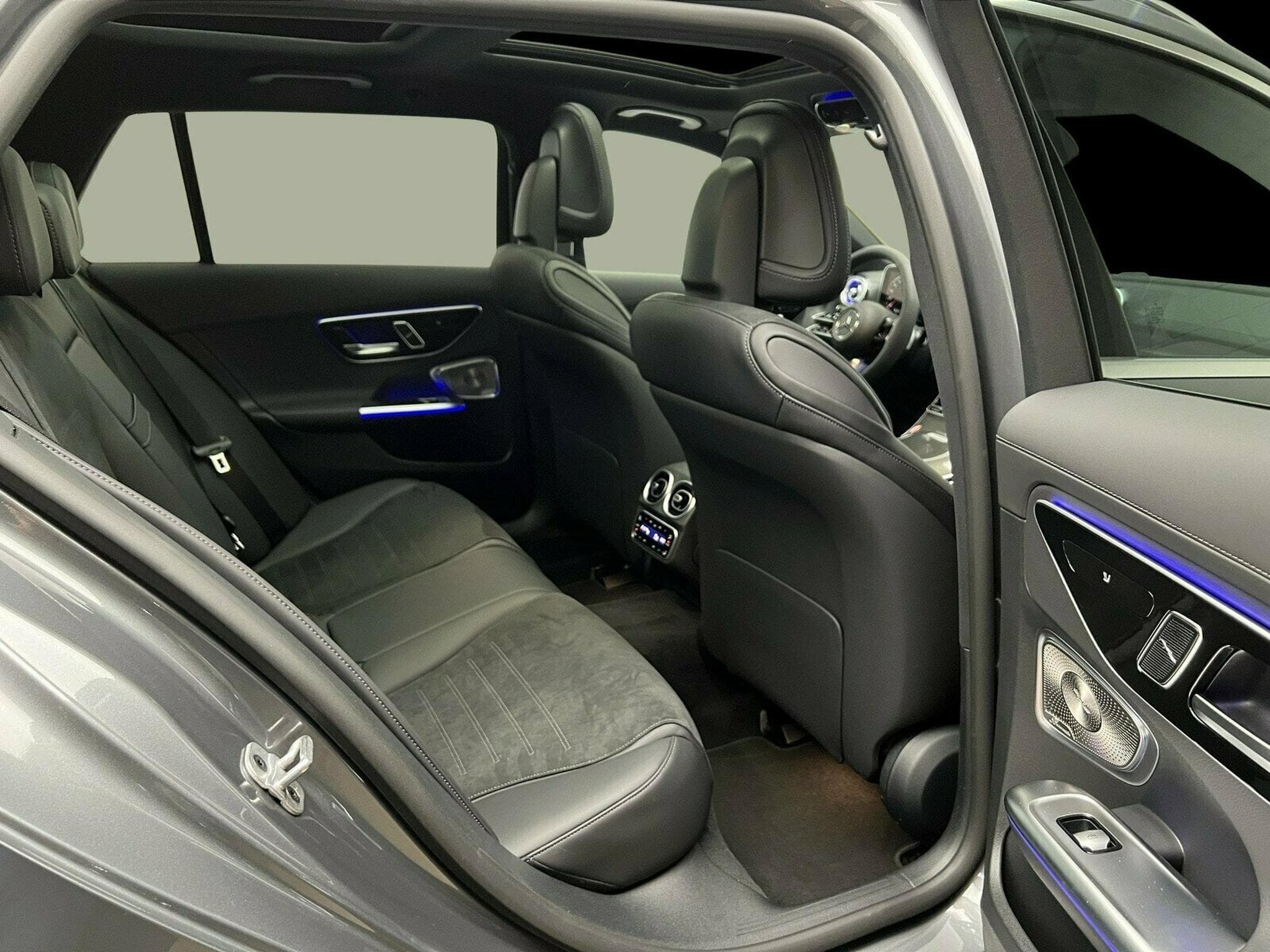 Mercedes C 220 d 4MATIC T-Modell (2025) - Photo 8