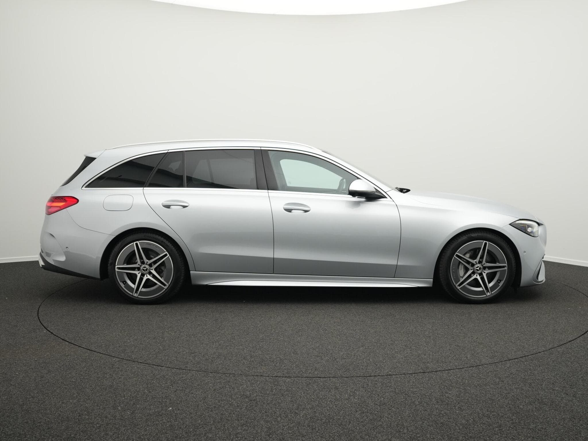 Mercedes C 220 d 4MATIC T-Modell (2025) - Photo 5