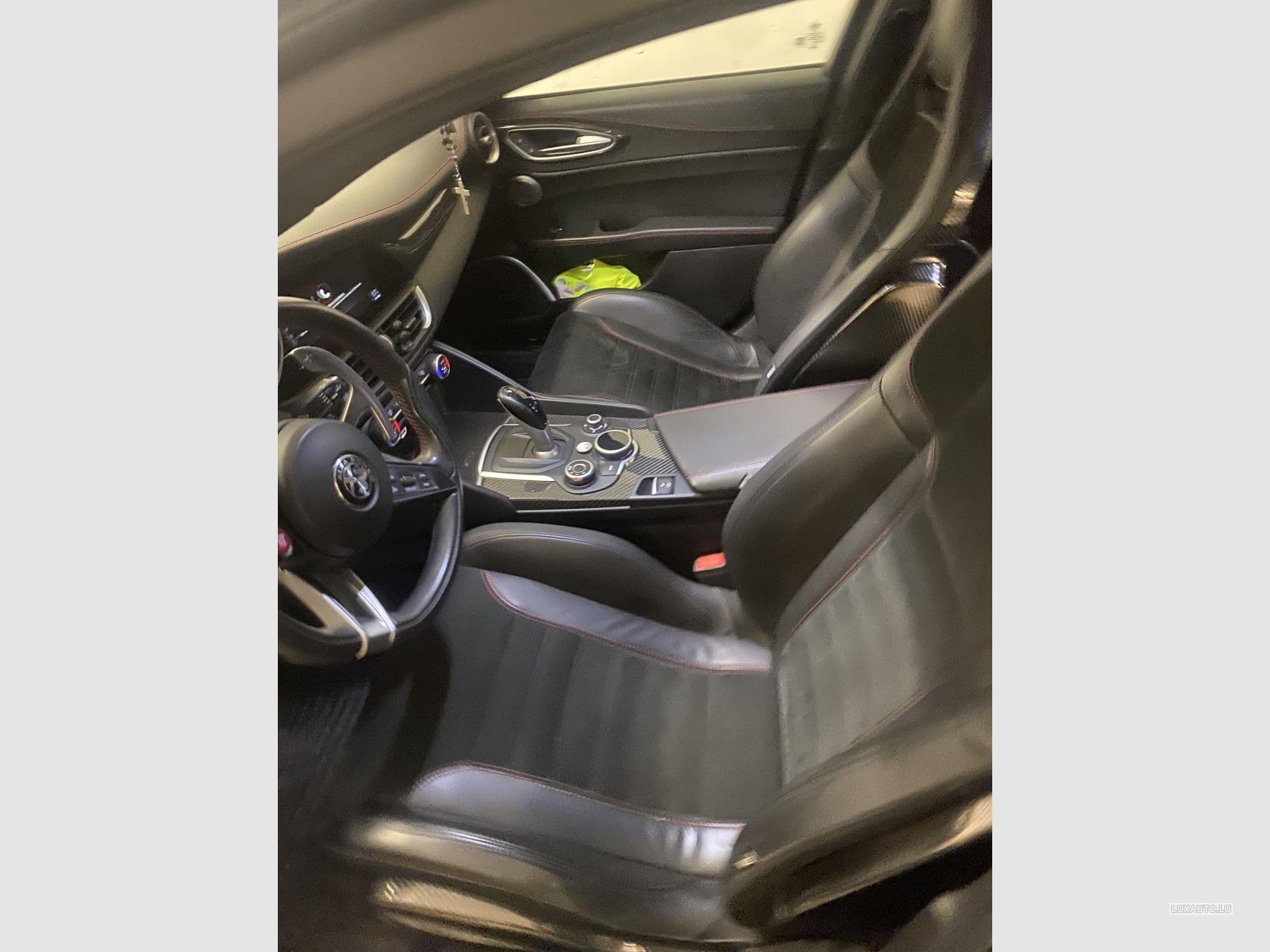Alfa-Romeo Giulia 2.9 bi turbo 510cv Quadrifoglio (2018) - Photo 12