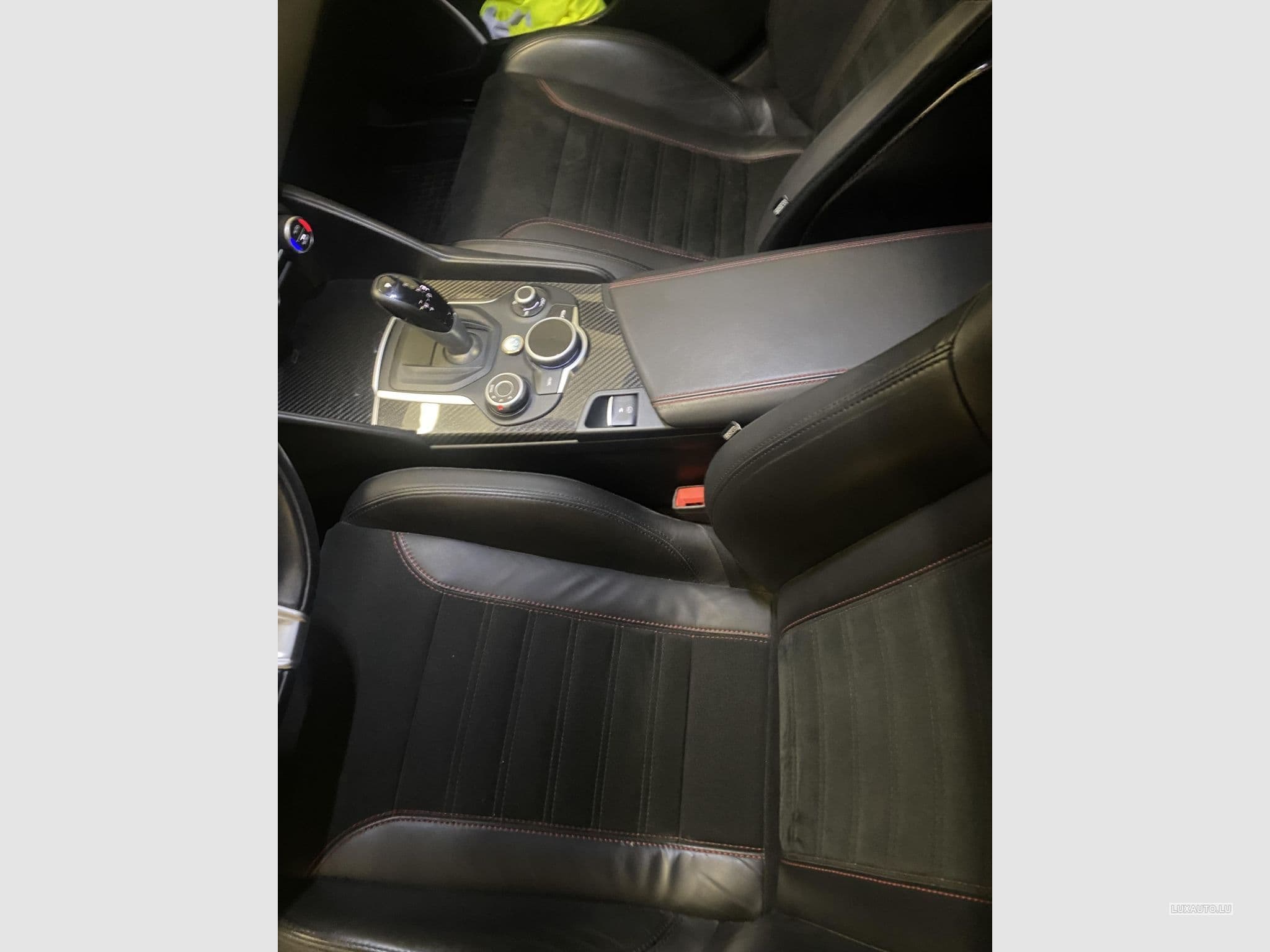 Alfa-Romeo Giulia 2.9 bi turbo 510cv Quadrifoglio (2018) - Photo 7