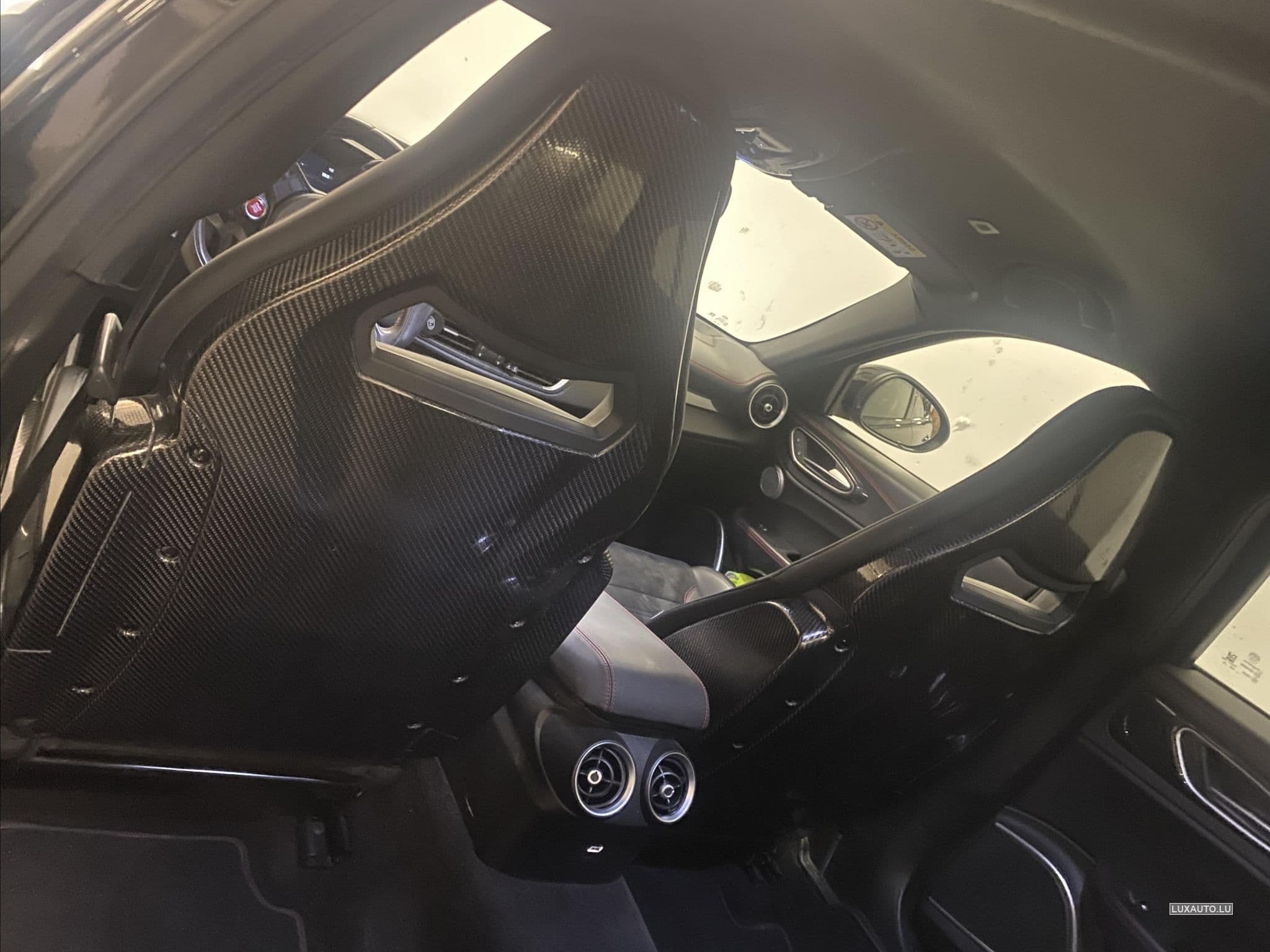 Alfa-Romeo Giulia 2.9 bi turbo 510cv Quadrifoglio (2018) - Photo 9
