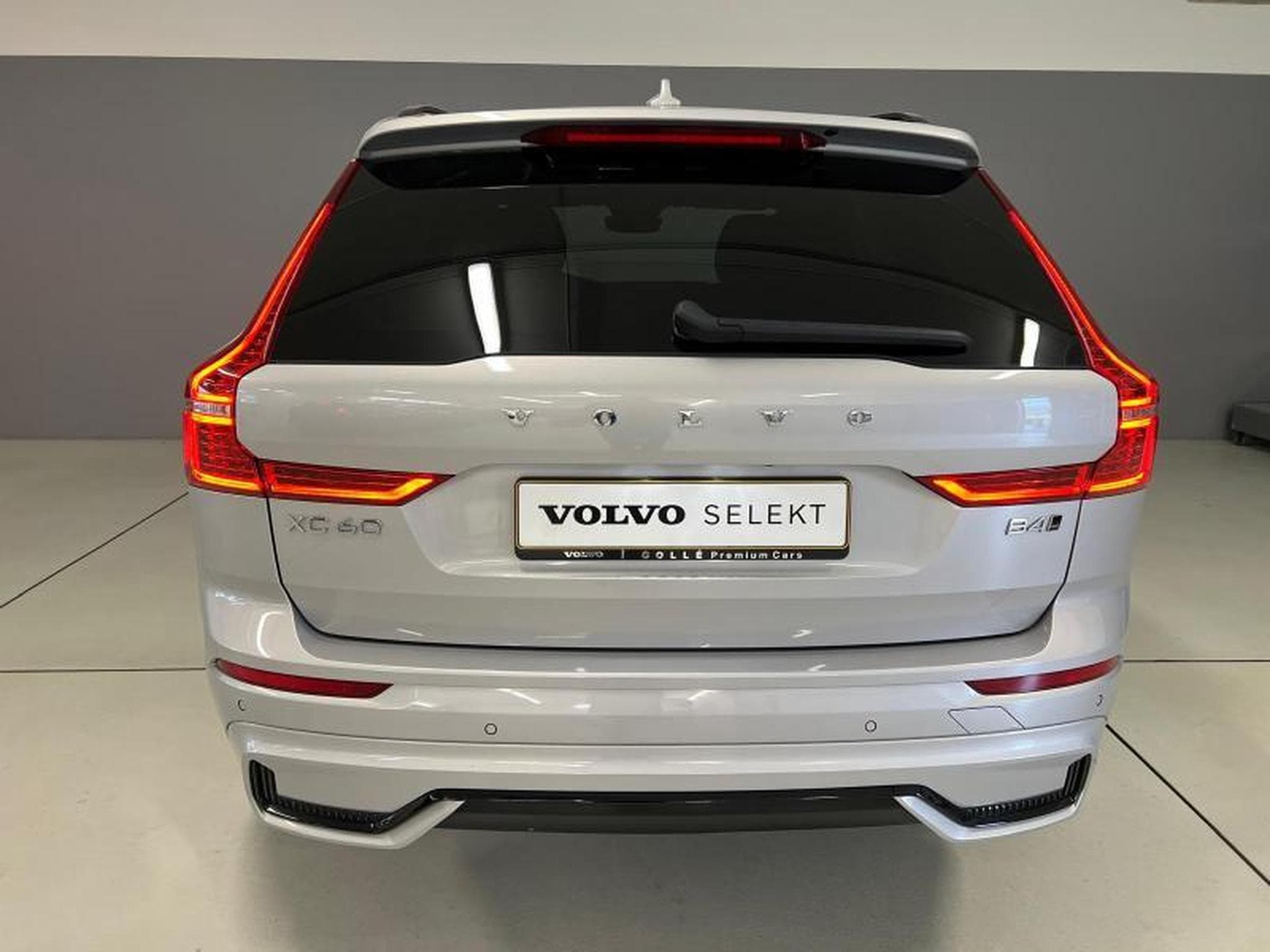 Volvo XC60 Plus Dark (2022) - Photo 21