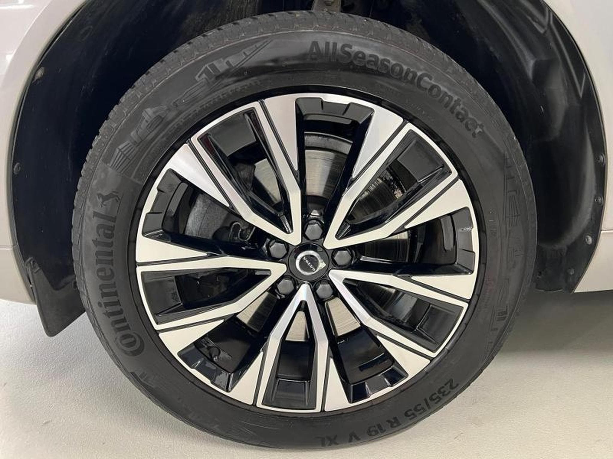 Volvo XC60 Plus Dark (2022) - Photo 3