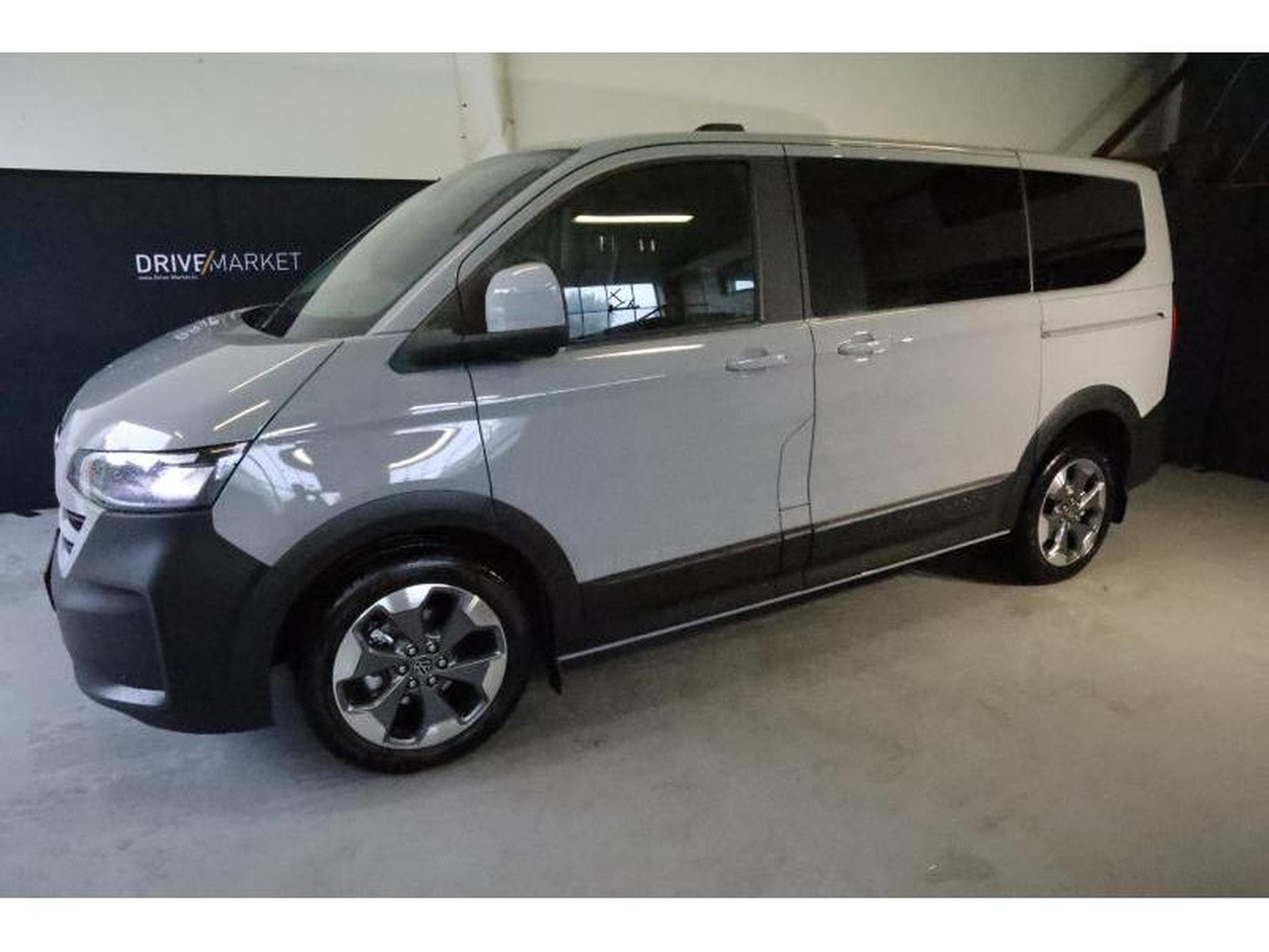 VW T7 Life AHK PanAmerica (2025) - Photo 13