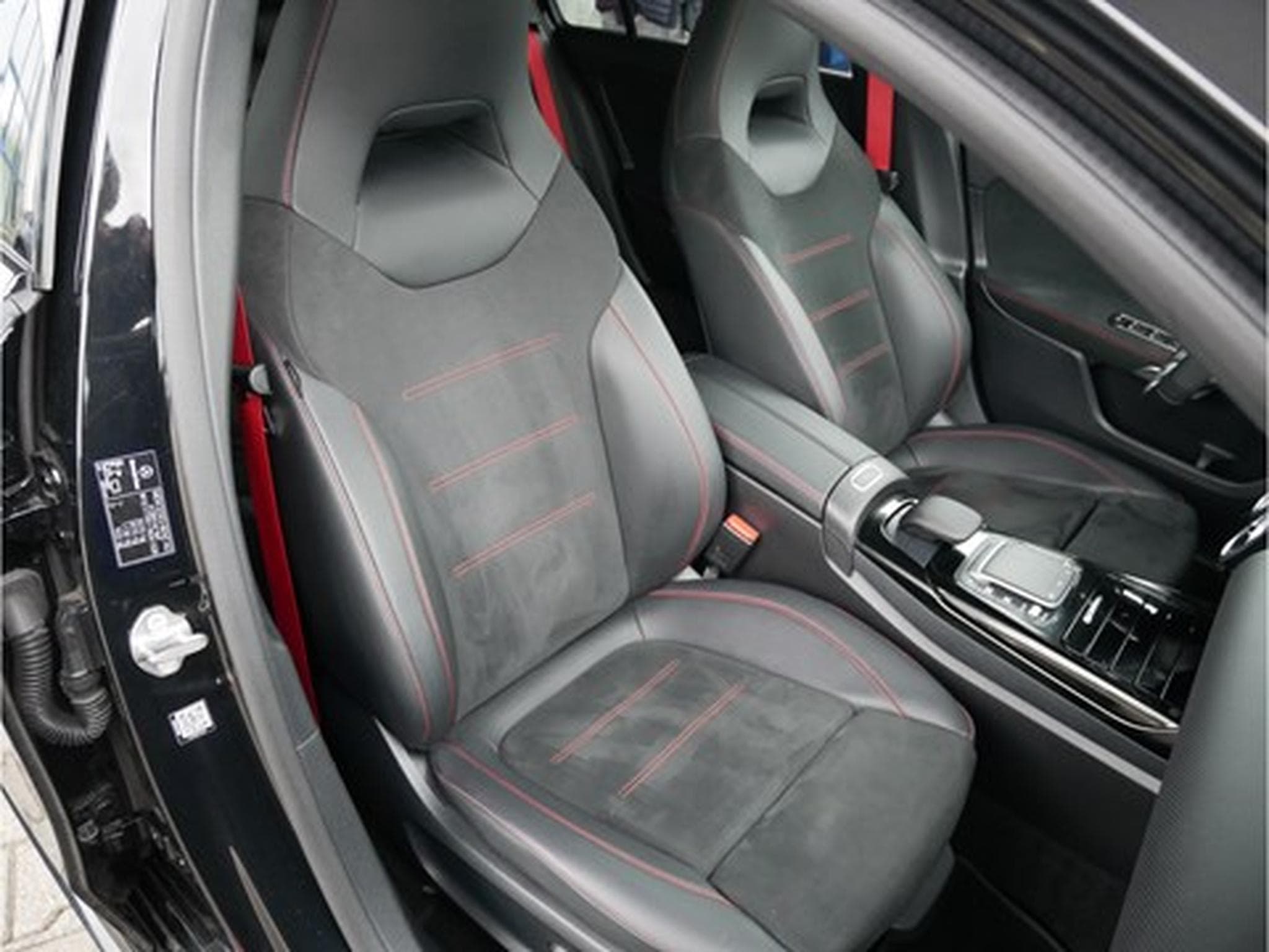 Mercedes A 35 AMG 306cv A7 4-Matic (2022) - Photo 5