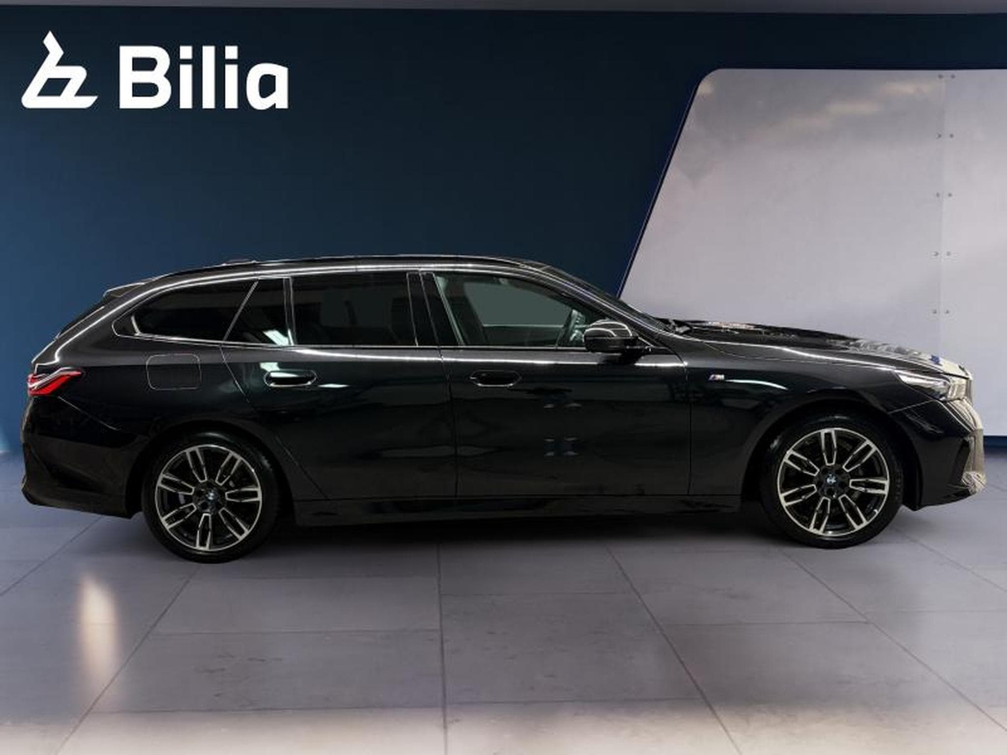 BMW 520 520i Touring Kit M Sport (2024) - Photo 3