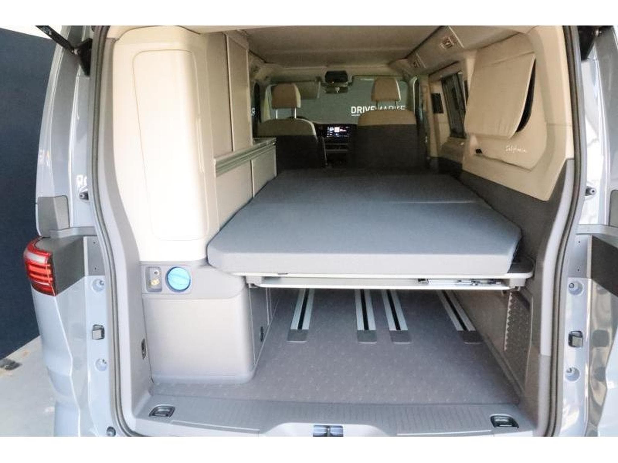 VW California Coast (2025) - Photo 13