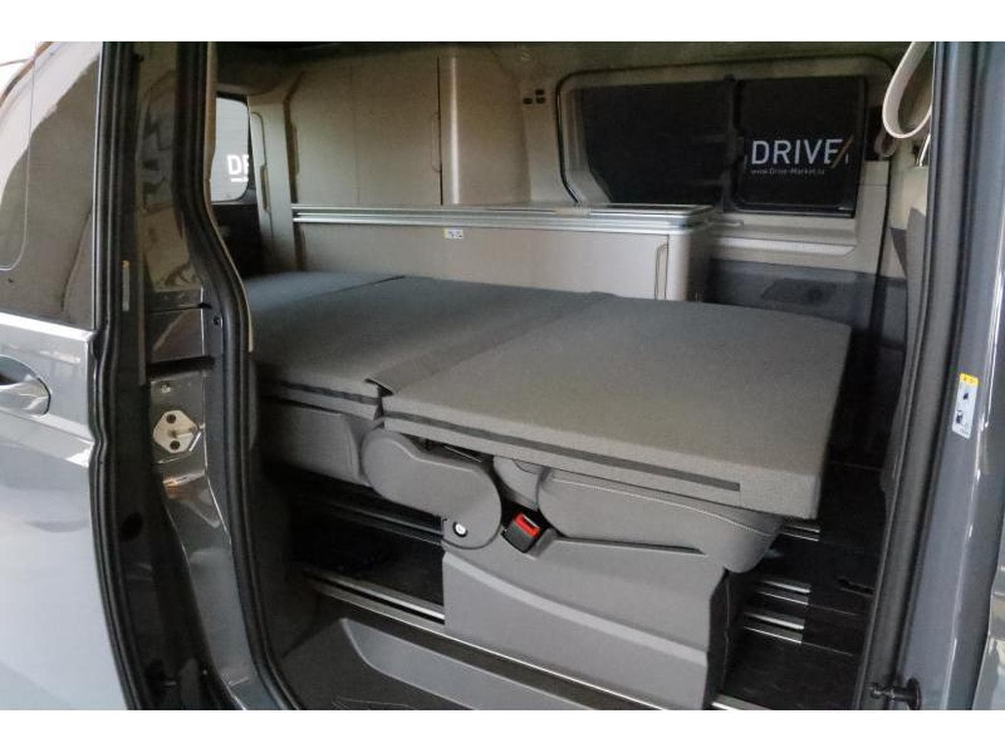 VW California Coast (2025) - Photo 24