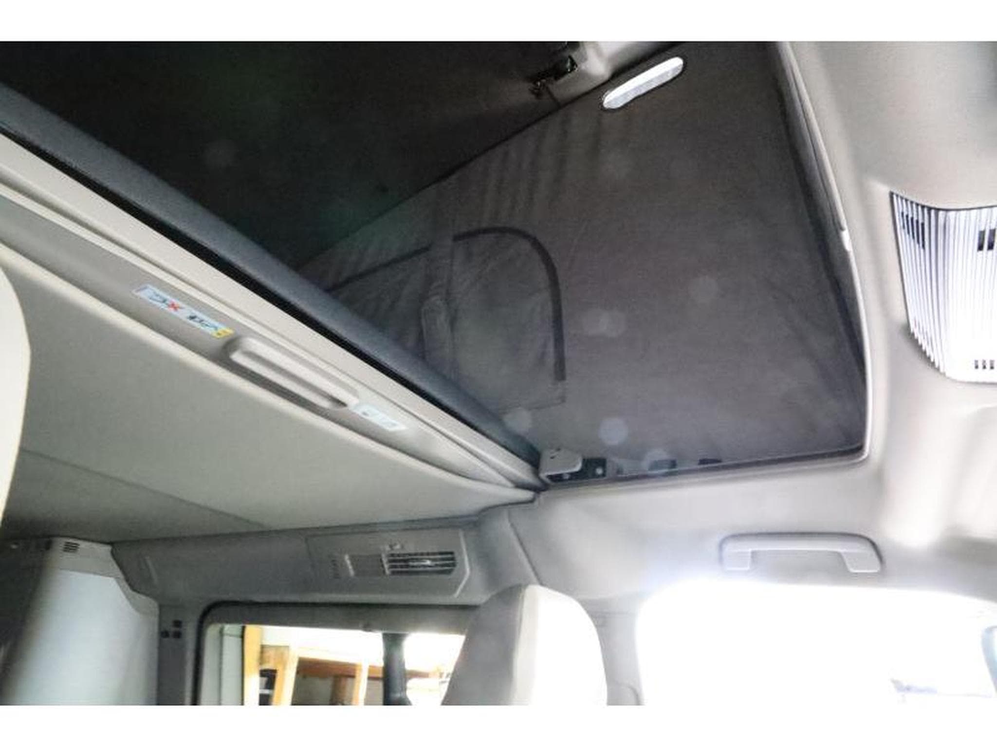 VW California Coast (2025) - Photo 26