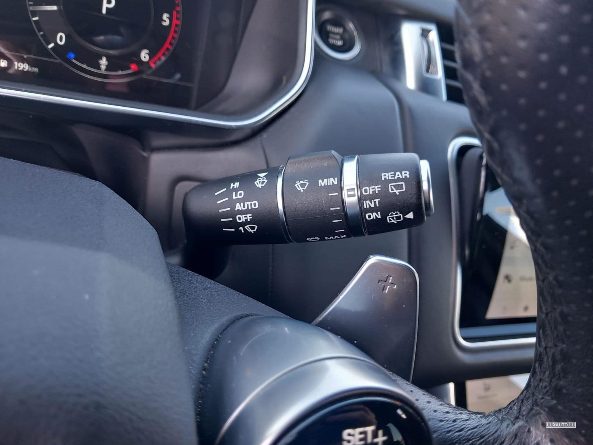 Land-Rover Range Rover Sport (2018) - Photo 8