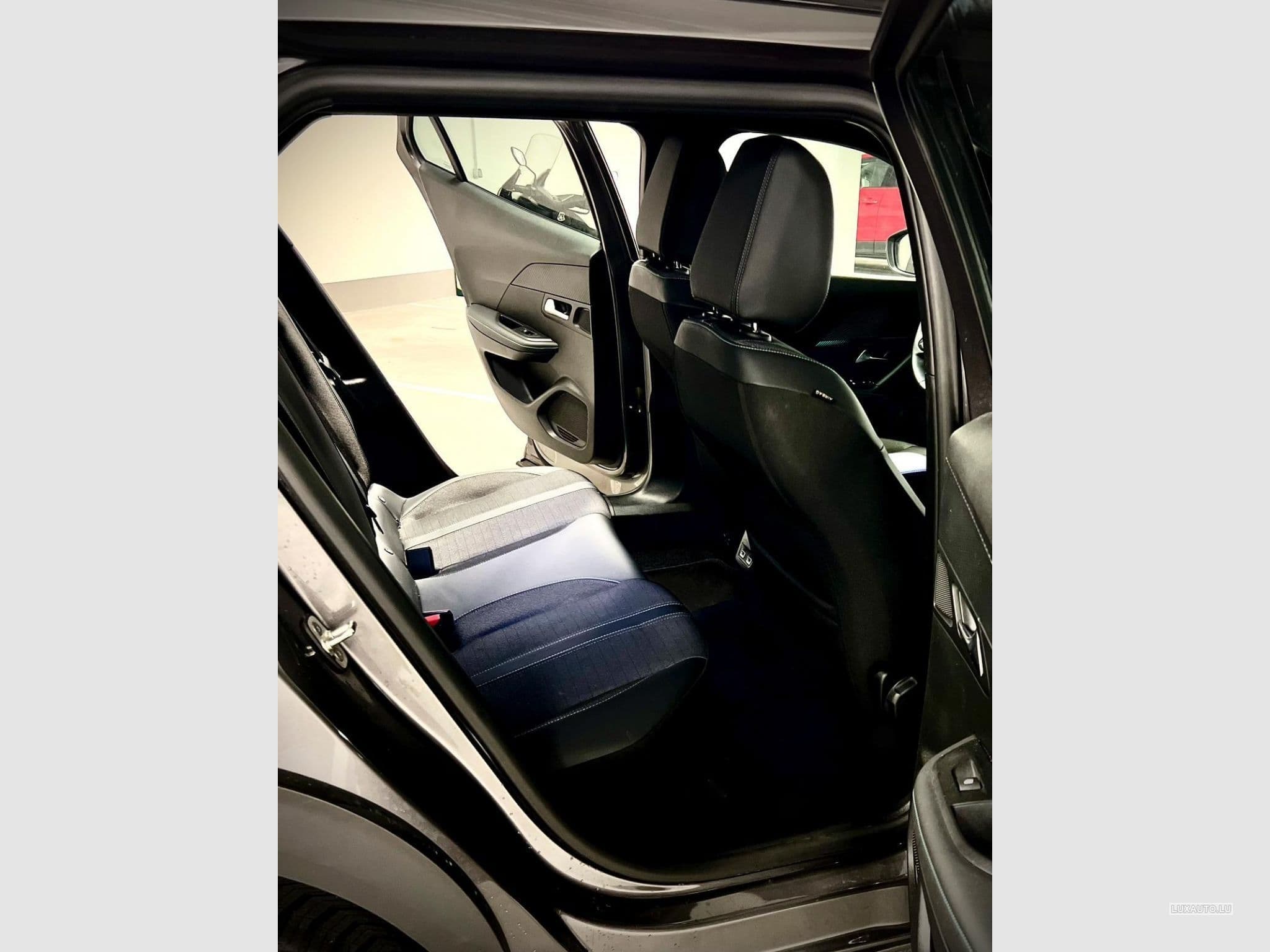 Peugeot 2008 Allure (2023) - Photo 10