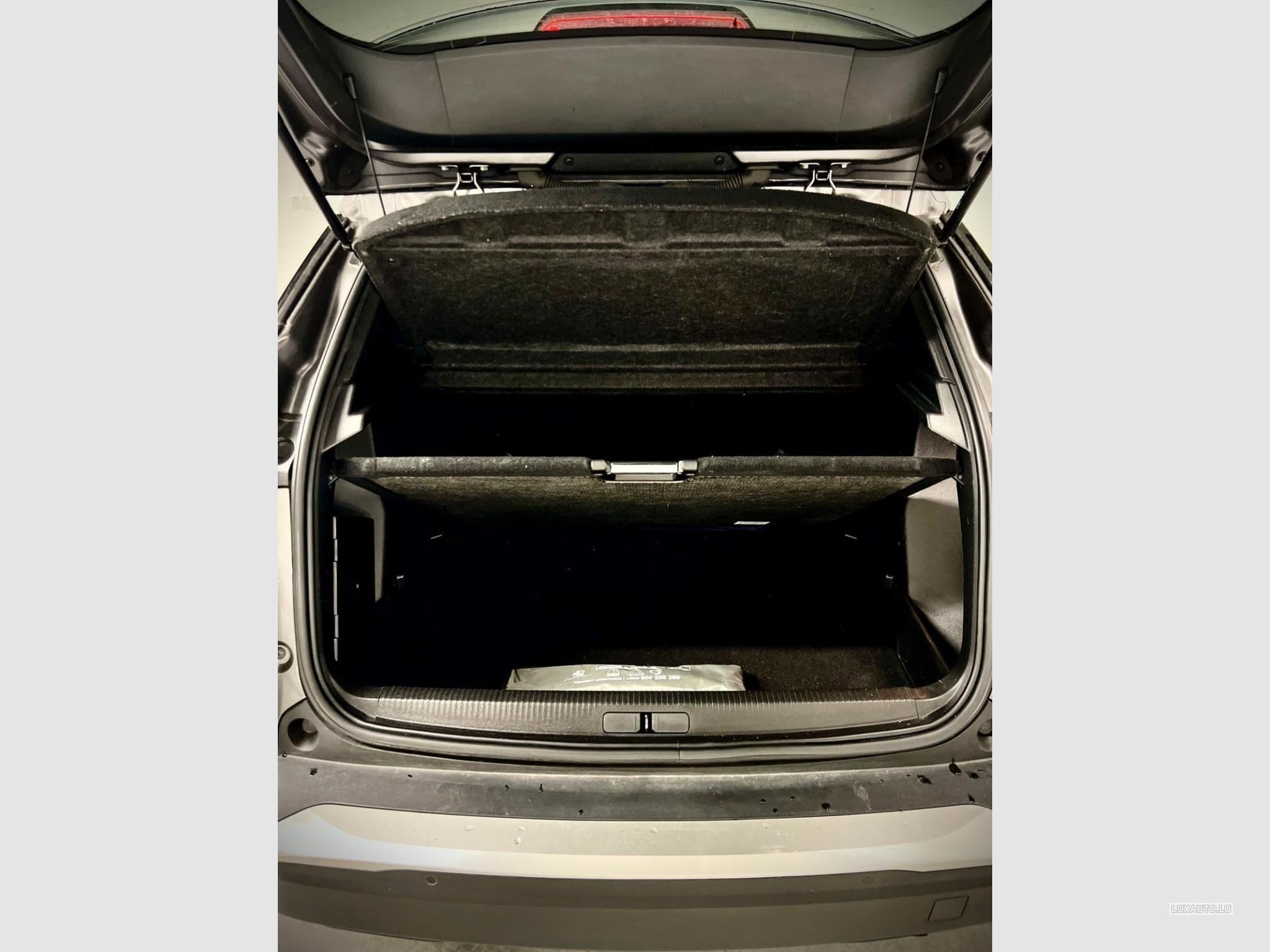 Peugeot 2008 Allure (2023) - Photo 13