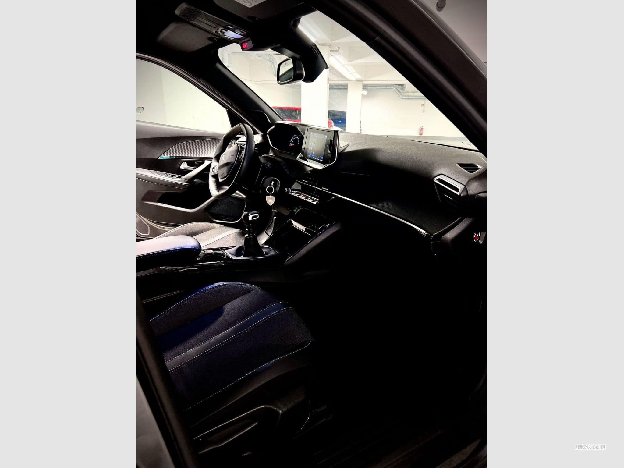 Peugeot 2008 Allure (2023) - Photo 6