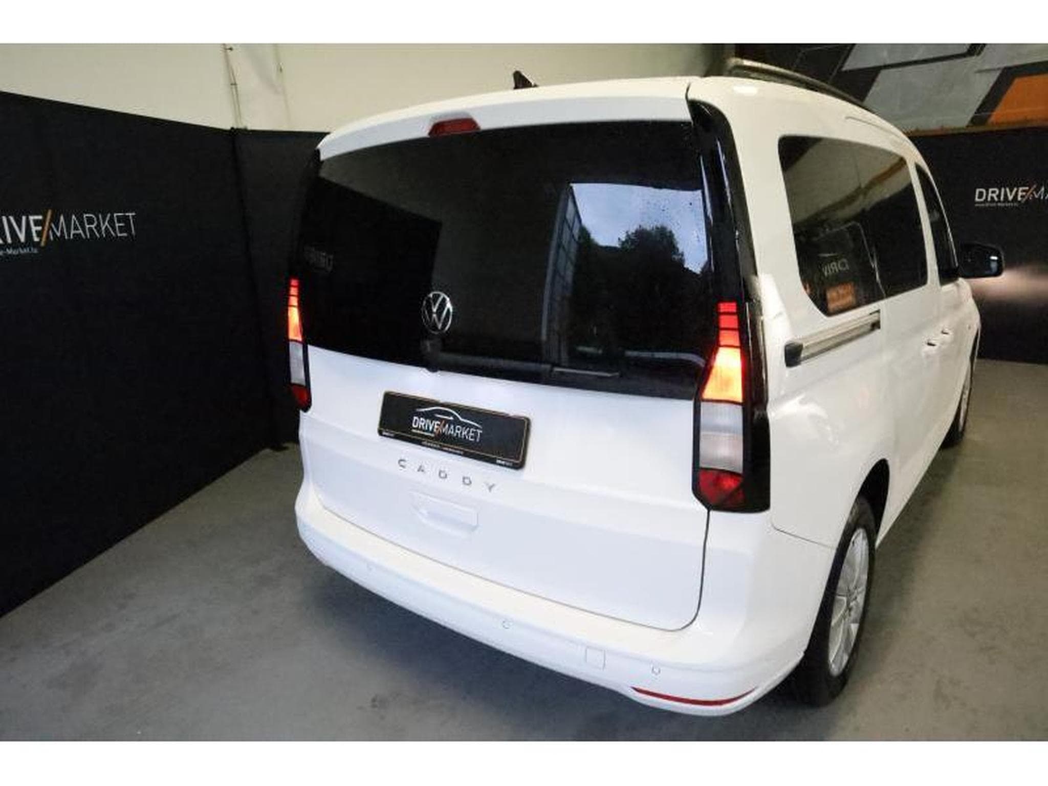 VW Caddy Life (2025) - Photo 14