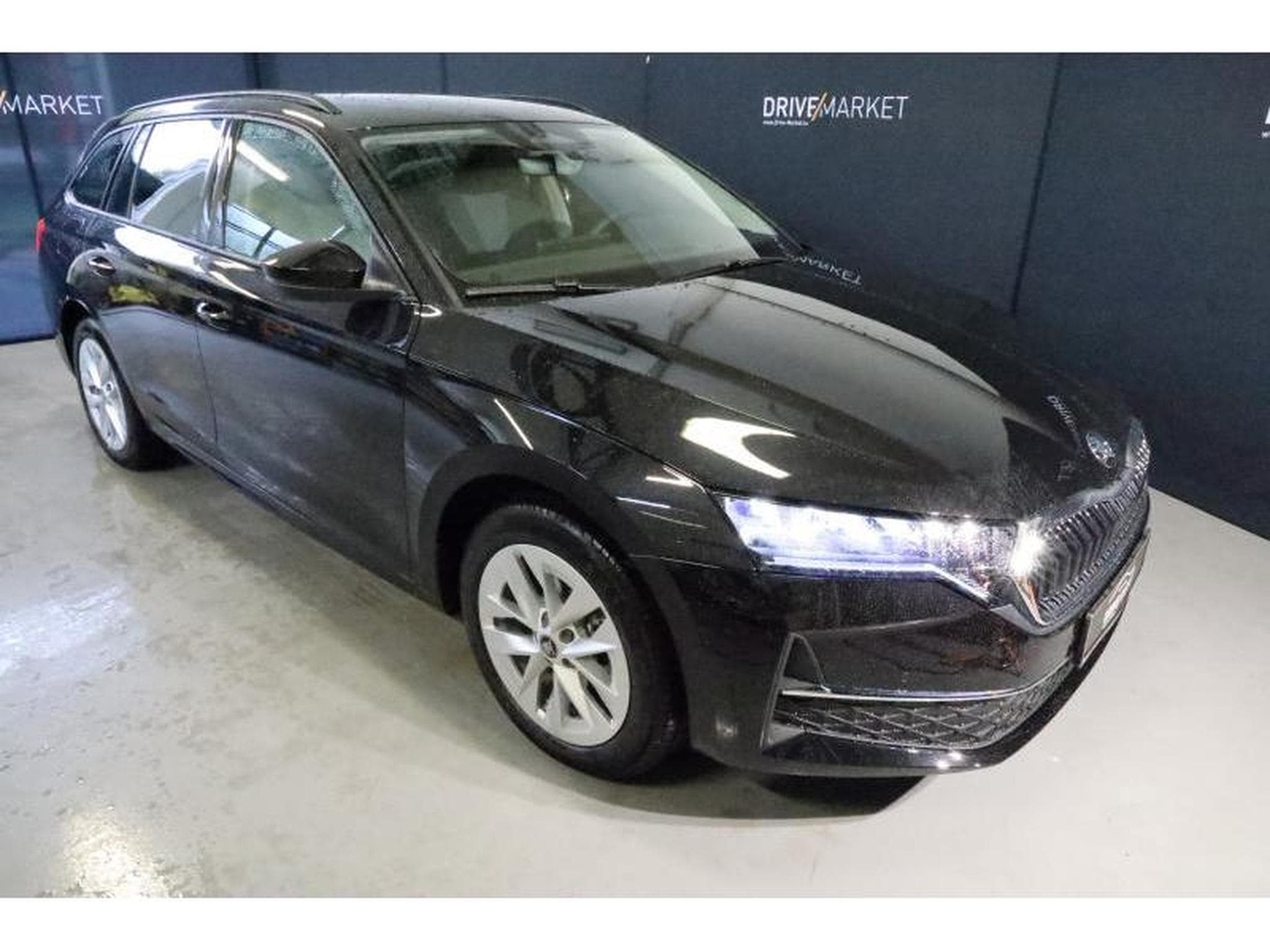 Skoda Octavia Selection (2025) - Photo 1