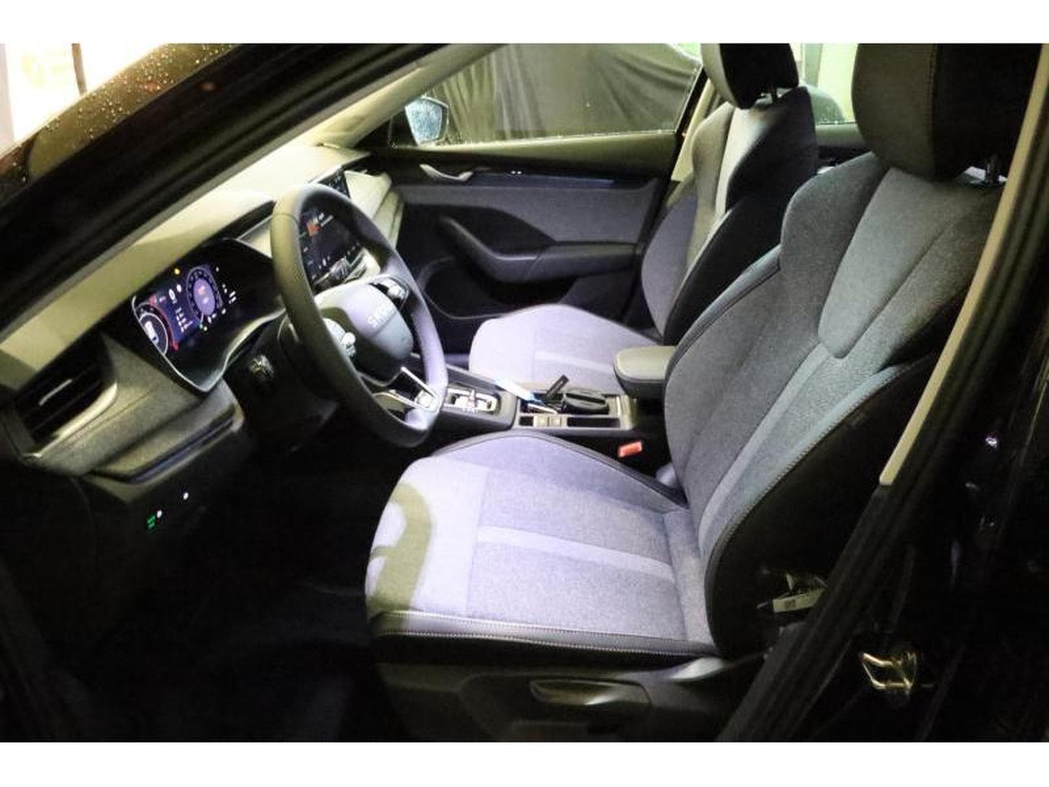 Skoda Octavia Selection (2025) - Photo 10