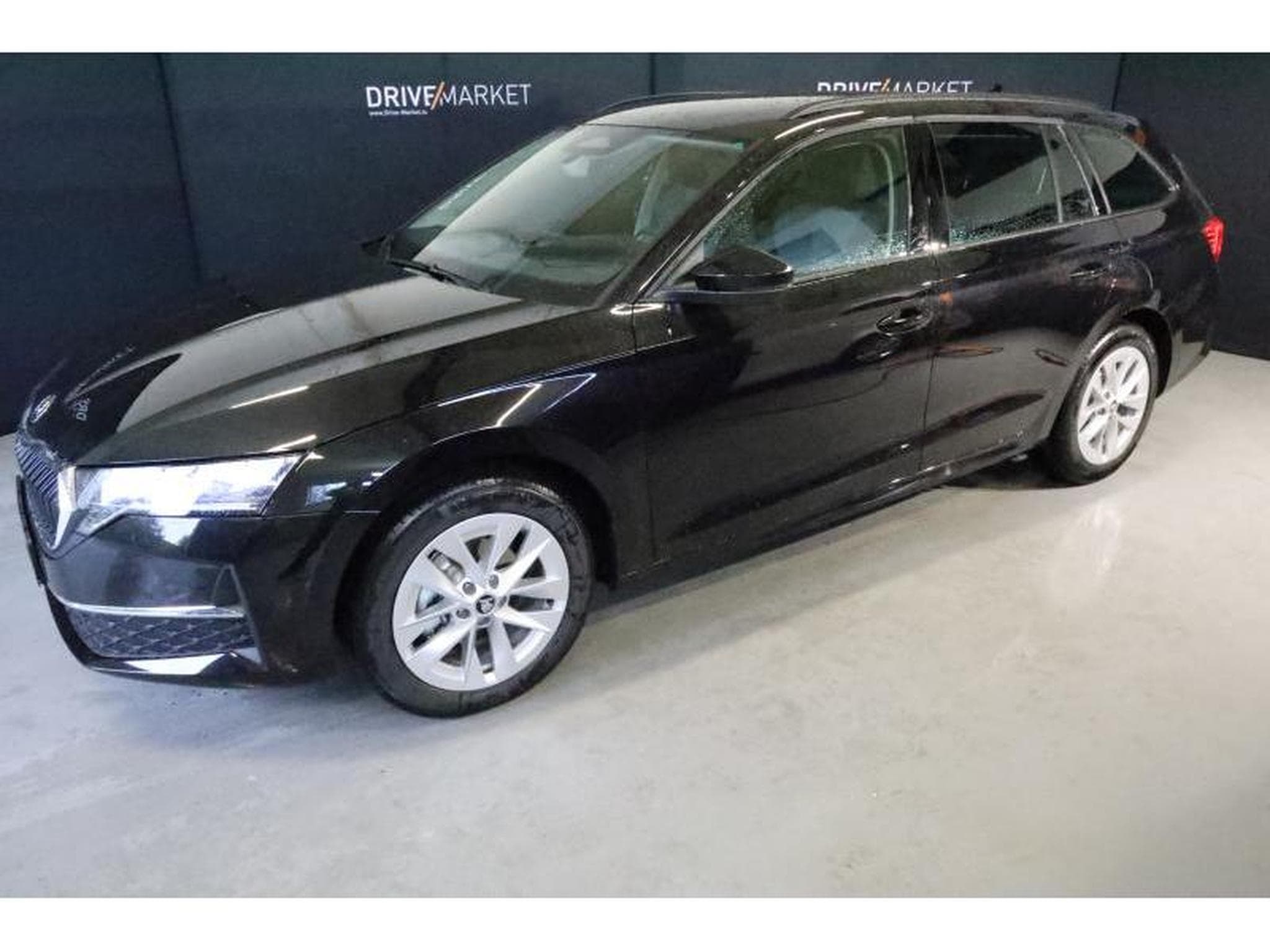 Skoda Octavia Selection (2025) - Photo 13