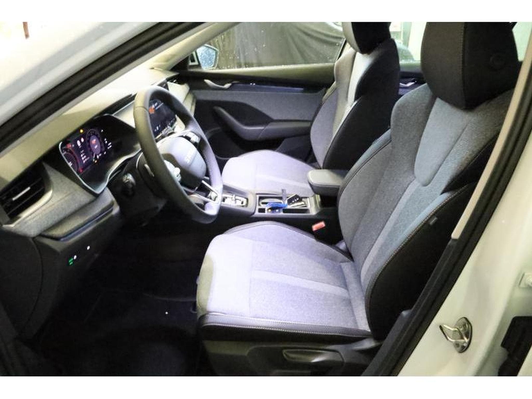 Skoda Octavia Selection (2025) - Photo 12