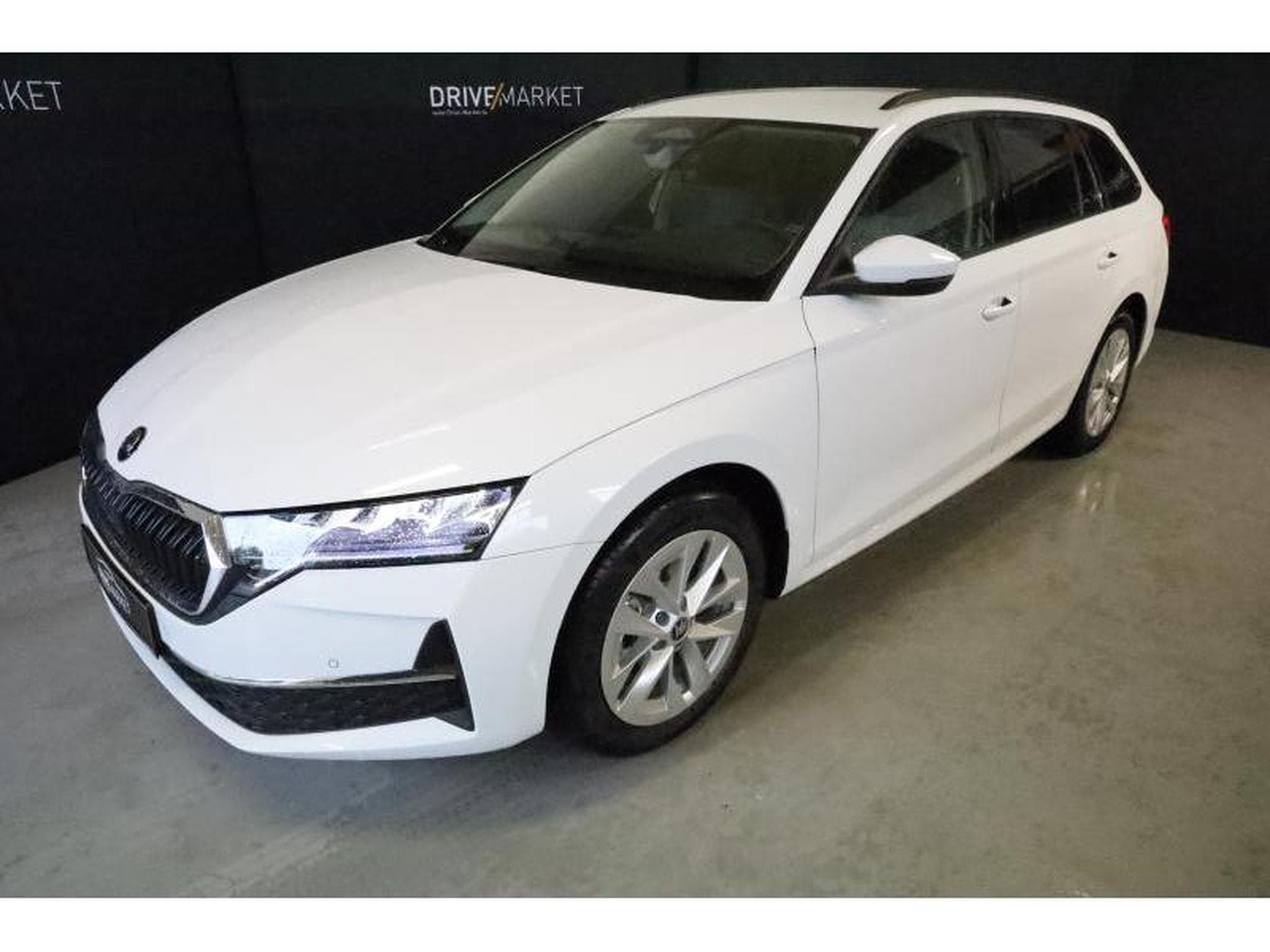 Skoda Octavia Selection (2025) - Photo 16