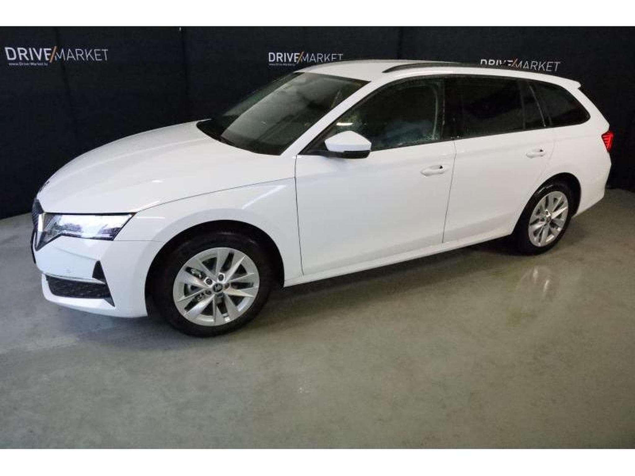Skoda Octavia Selection (2025) - Photo 17