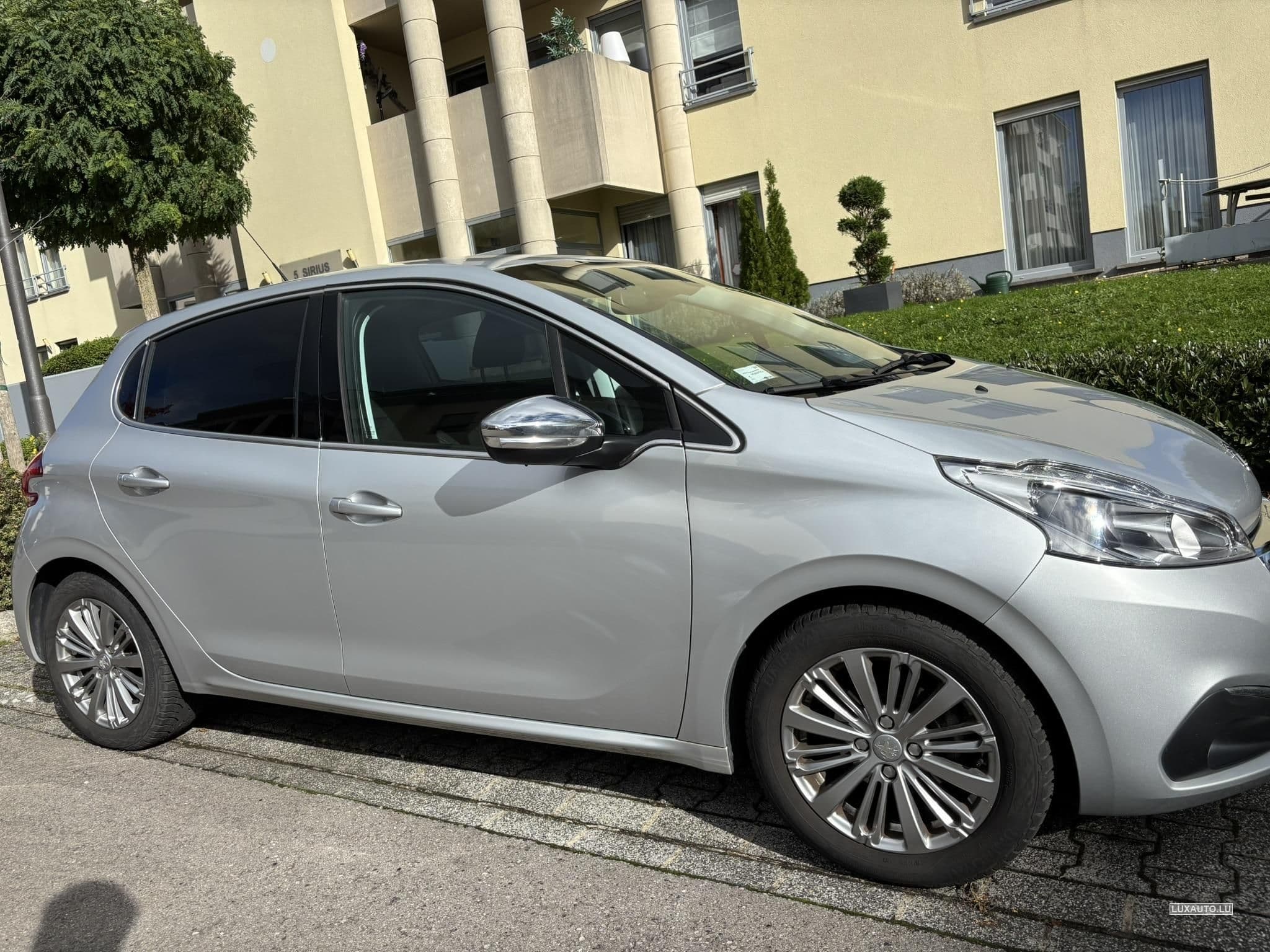 Peugeot 208 Pack Allure (2018) - Photo 1