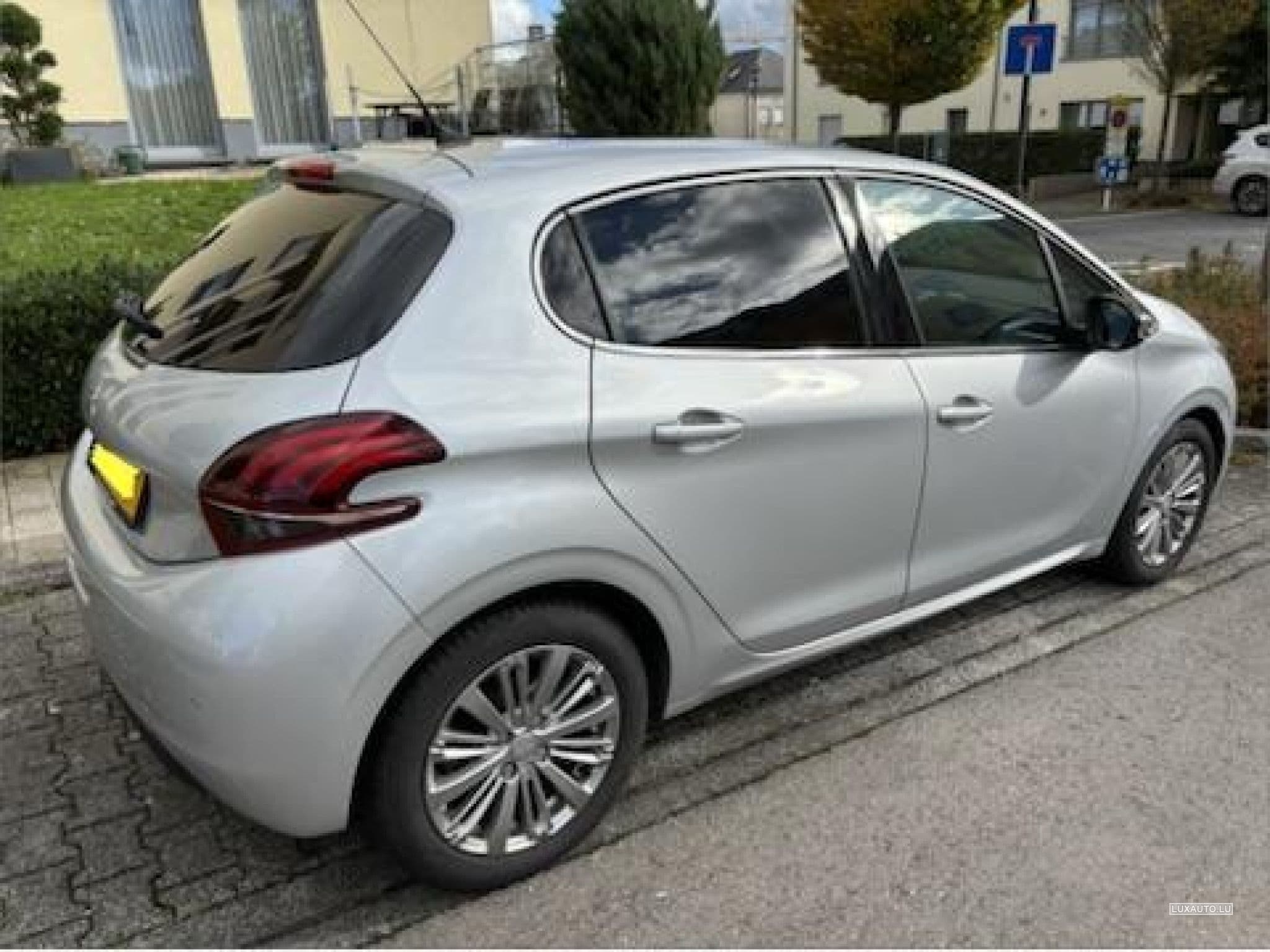 Peugeot 208 Pack Allure (2018) - Photo 8