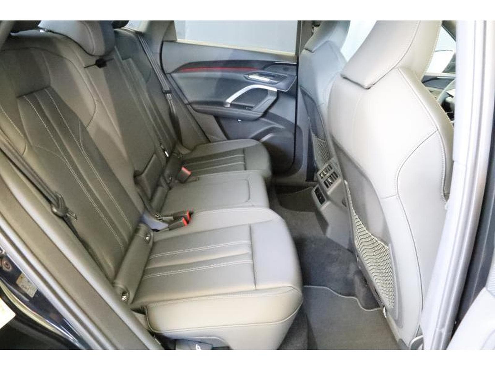 Audi Q5 Sportback S-Line (2025) - Photo 10