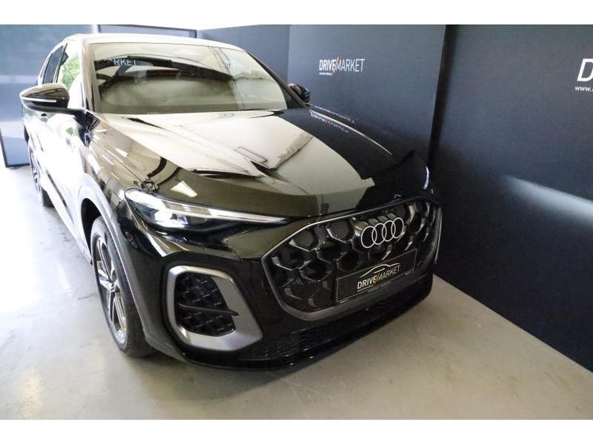 Audi Q5 Sportback S-Line (2025) - Photo 18