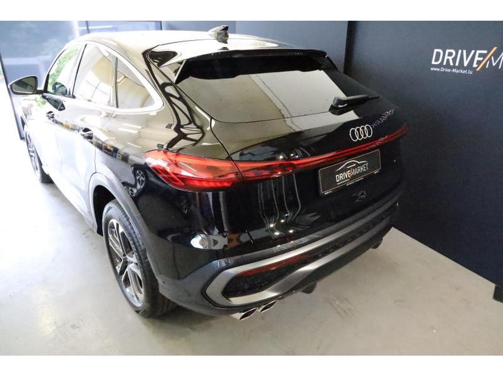 Audi Q5 Sportback S-Line (2025) - Photo 19