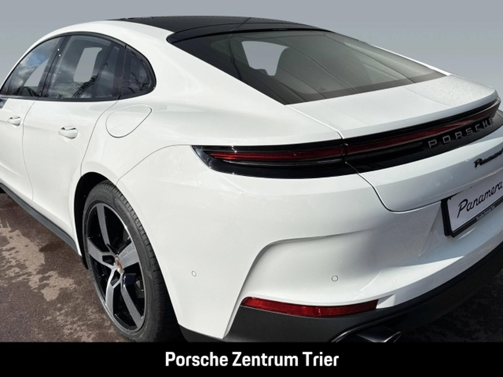 Porsche Panamera E-Hybrid HA-Lenkung InnoDrive Head-Up (2025) - Photo 10