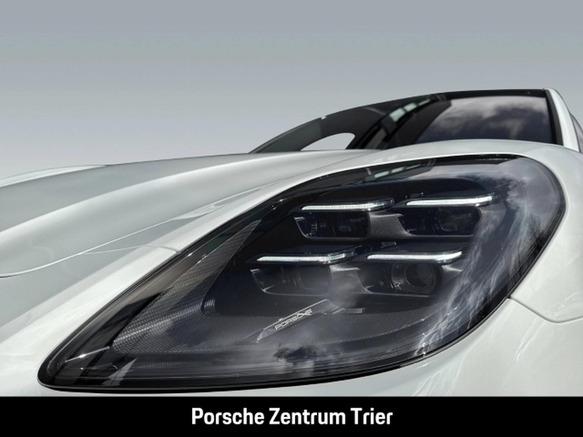 Porsche Panamera E-Hybrid HA-Lenkung InnoDrive Head-Up (2025) - Photo 11